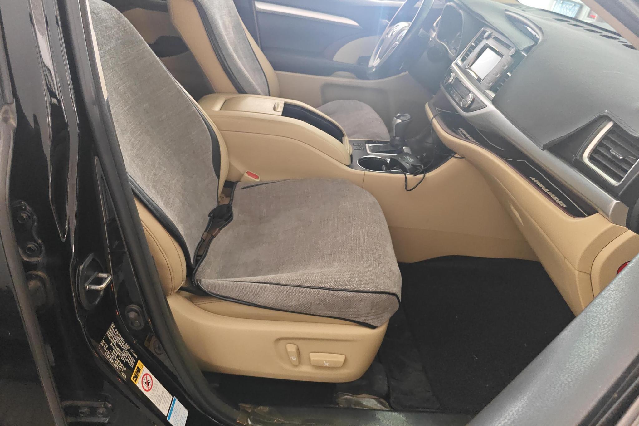 Toyota Highlander 2015 2.0T Luxury 7 мест