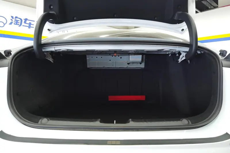 Geely Galaxy L6 — фото 12