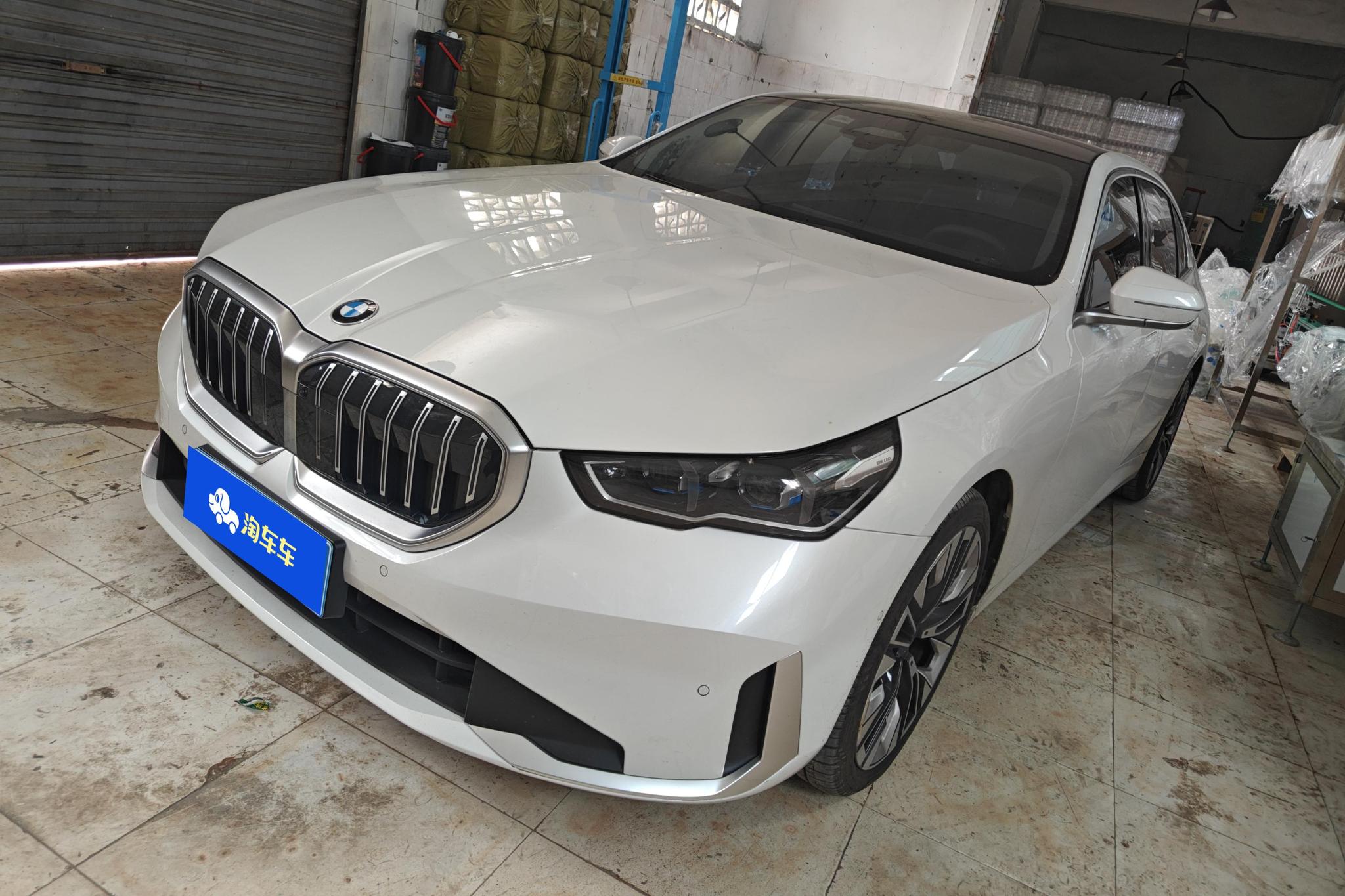 BMW 5 series 2024 Белый из Китая