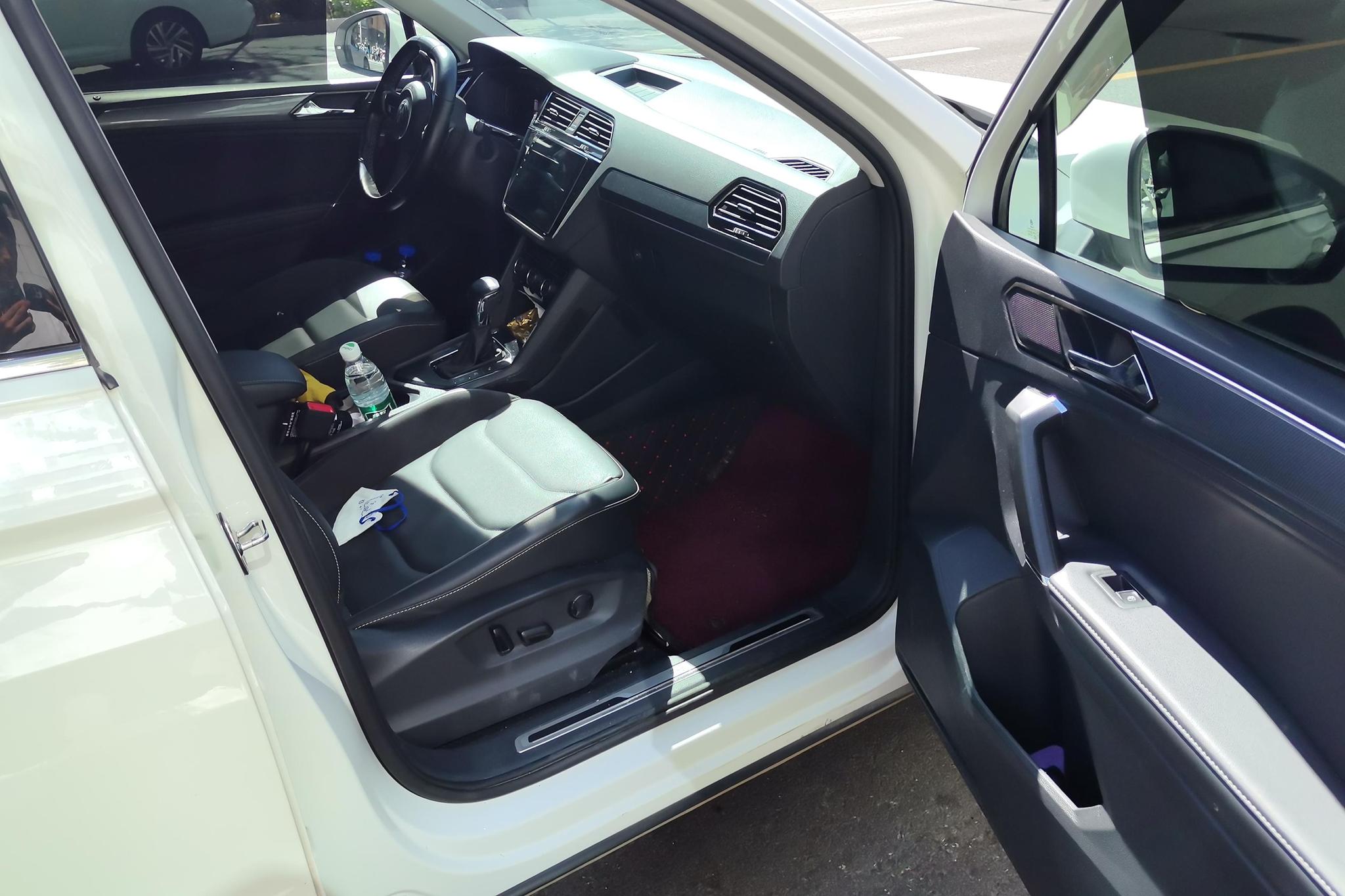 Volkswagen Tiguan L L 2021 330TSI AT R-Line Flagship