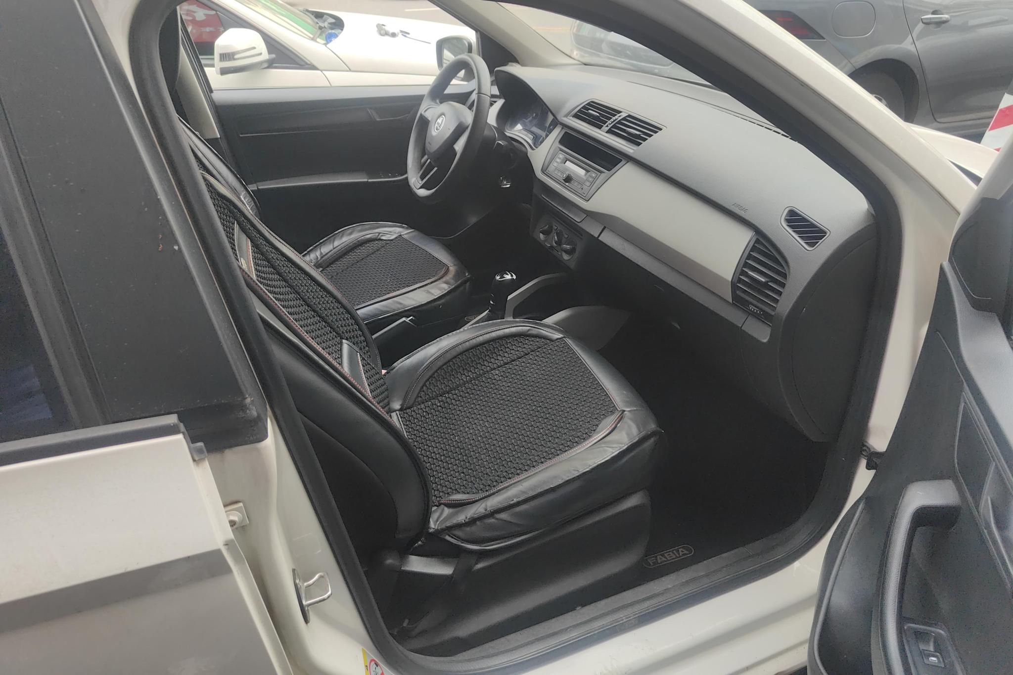 Skoda Fabia 2015 1.4L AT