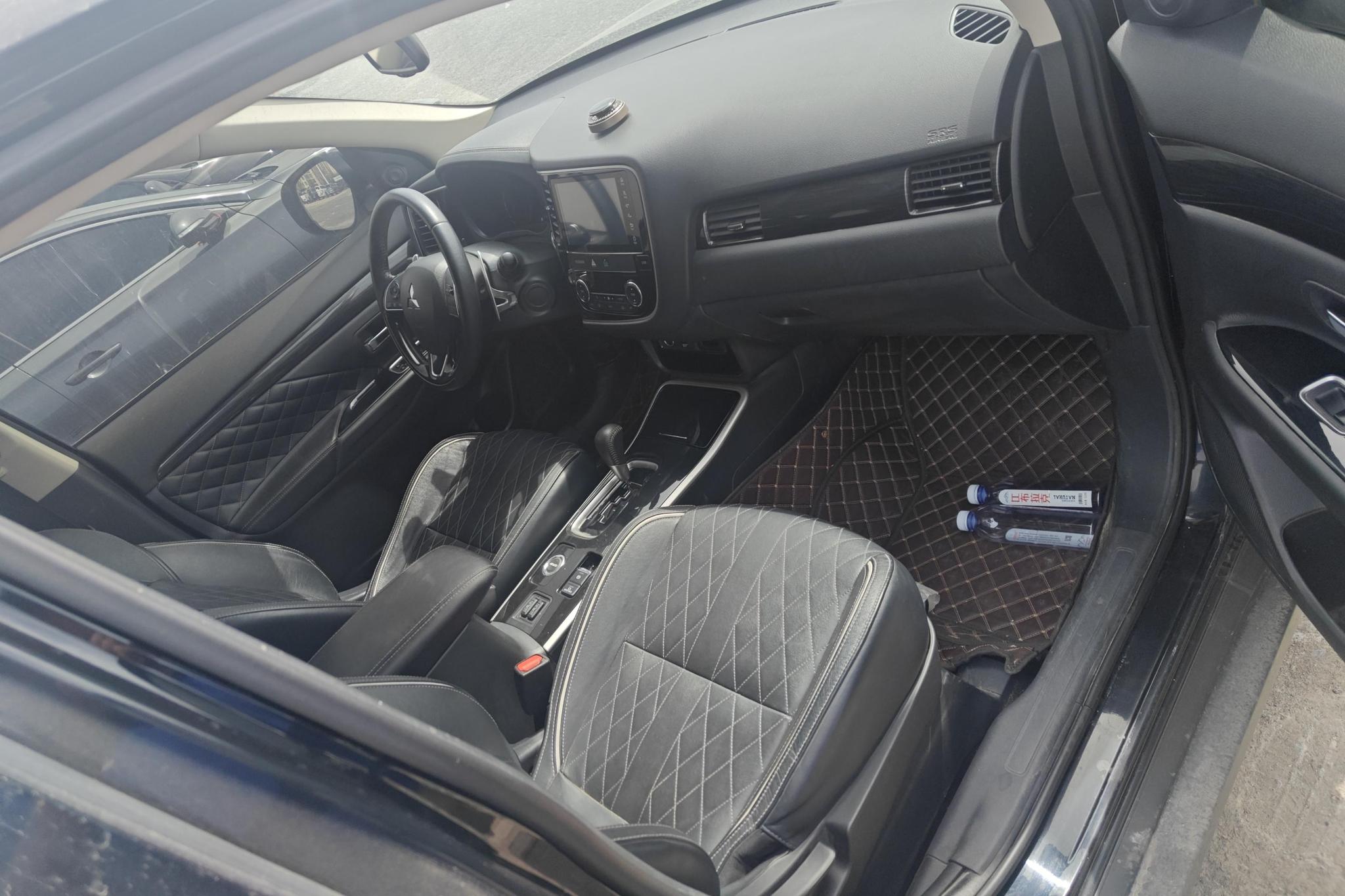 Mitsubishi Outlander 2020 2.4L 5 мест