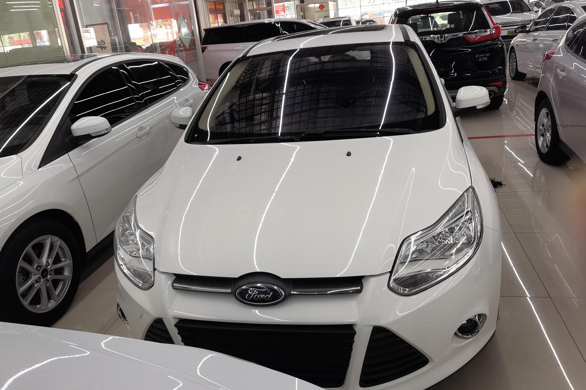 Ford Focus 2012 1.6L MT