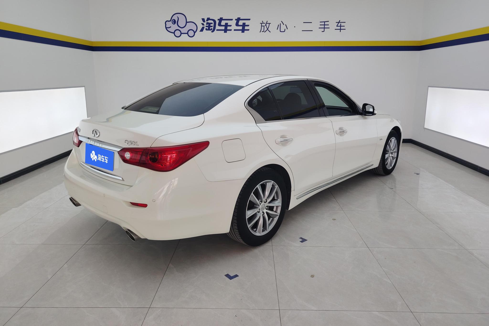 Infiniti Q50L 2015 2.0T Enjoy