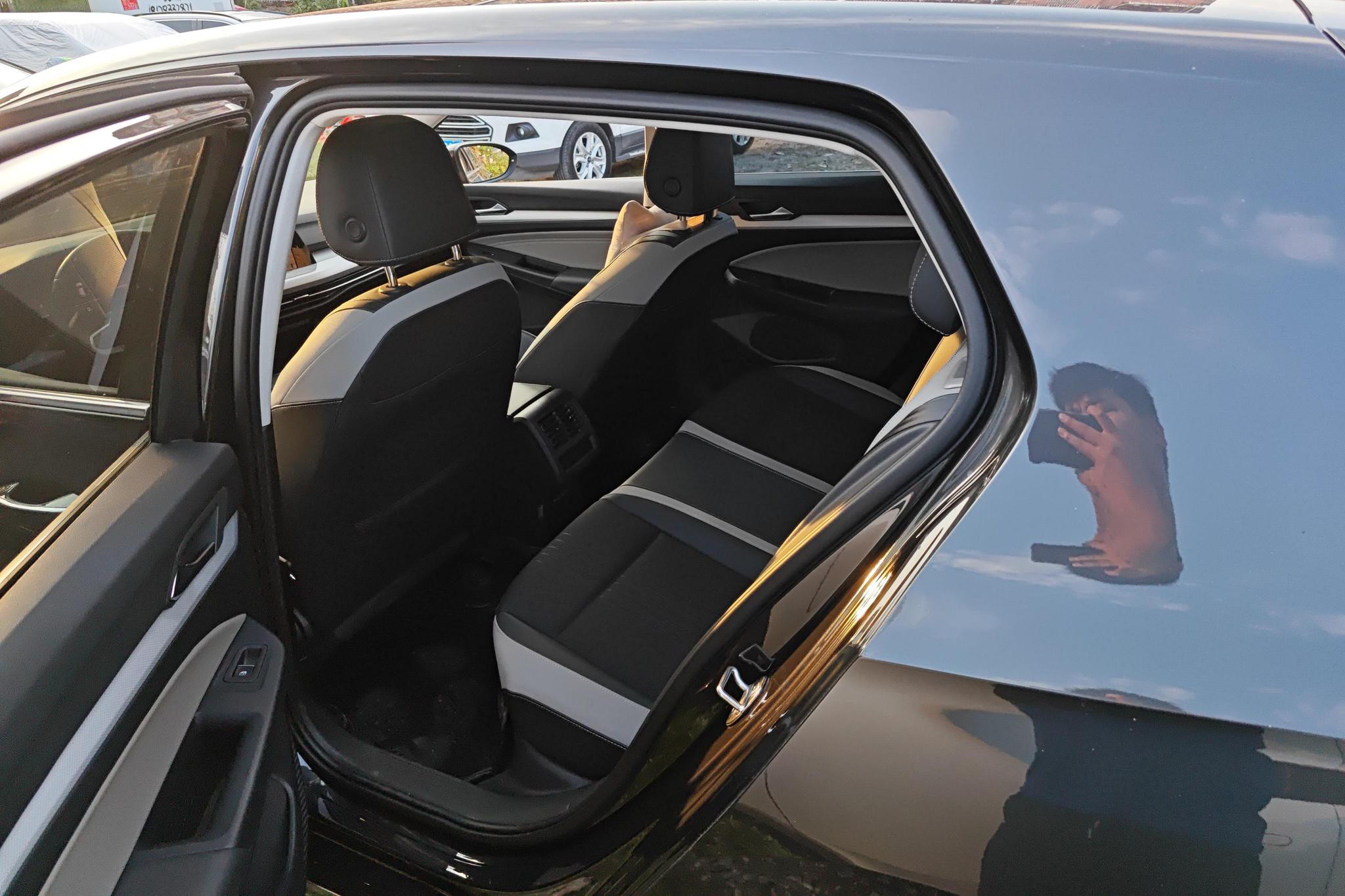 Volkswagen Golf 2020 Черный из Китая, фото 3