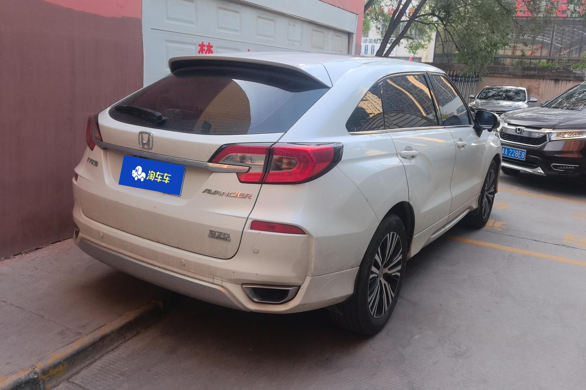 Honda Avancier 2017 370TURBO Luxury