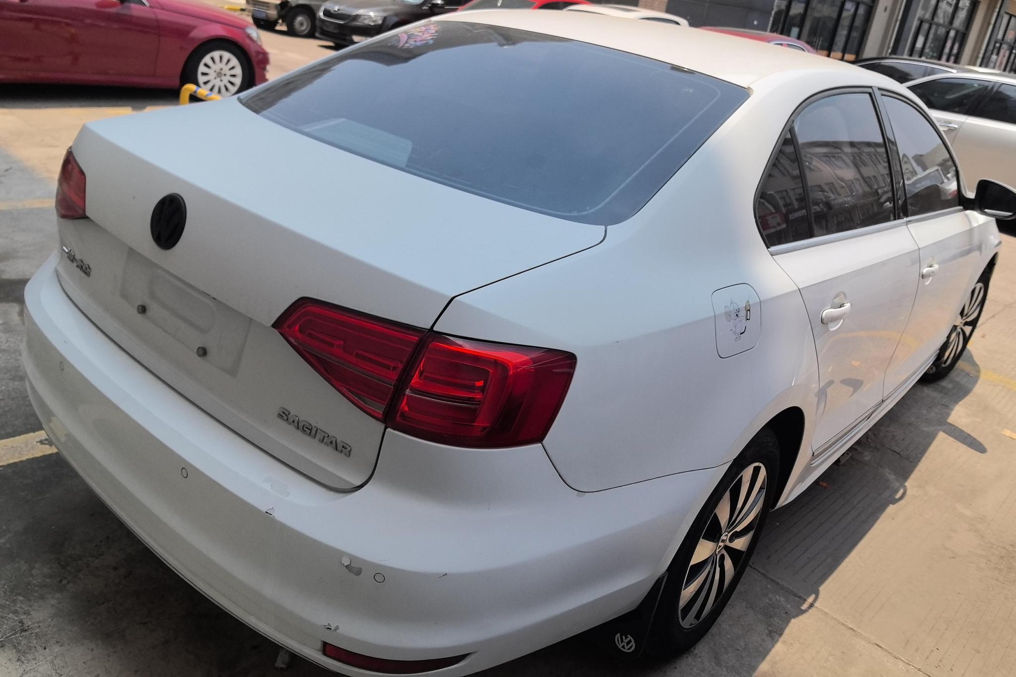 Volkswagen Sagitar 2018 1.6L AT Comfort