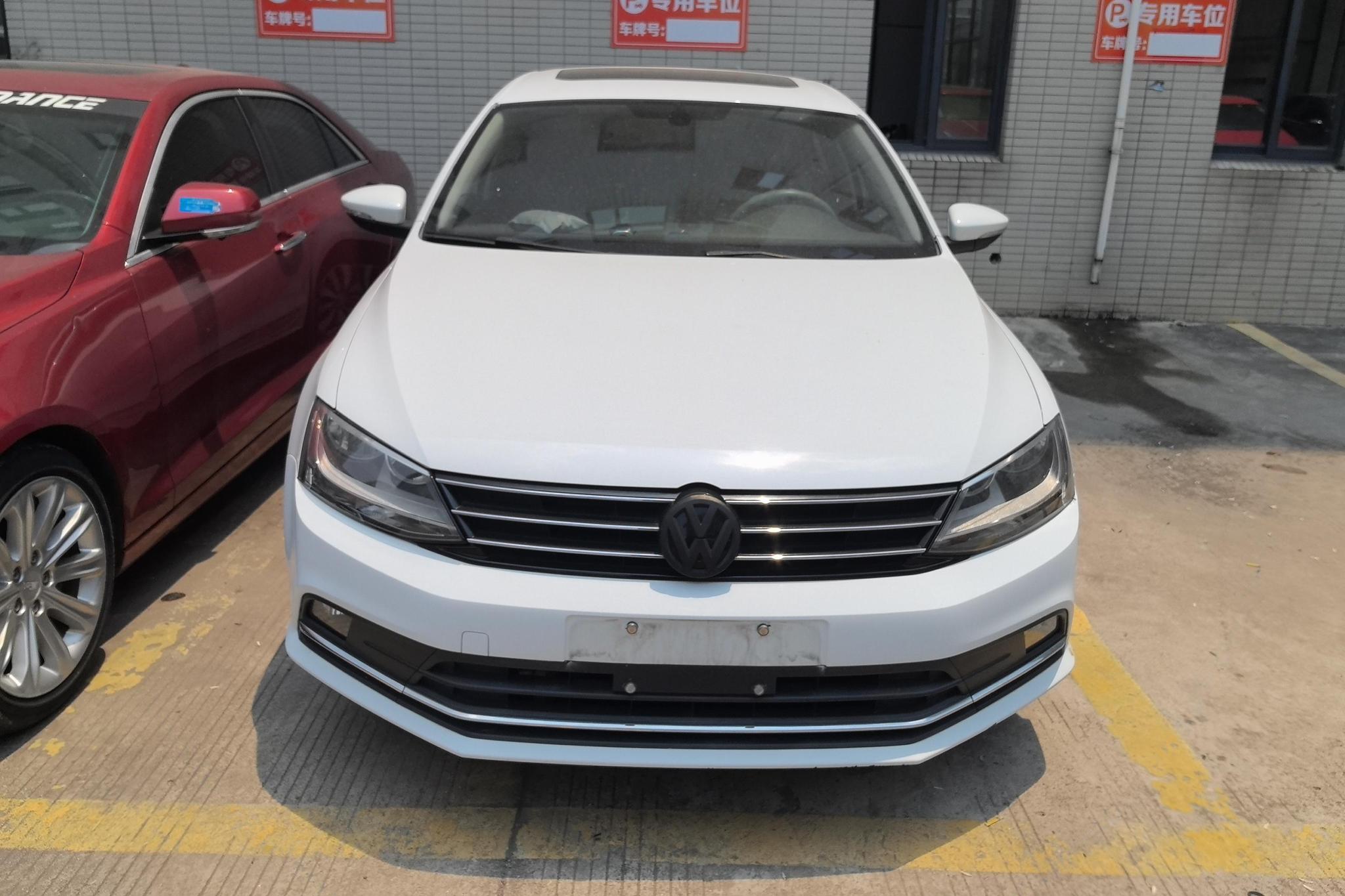 Volkswagen Sagitar 2018 1.6L AT Comfort