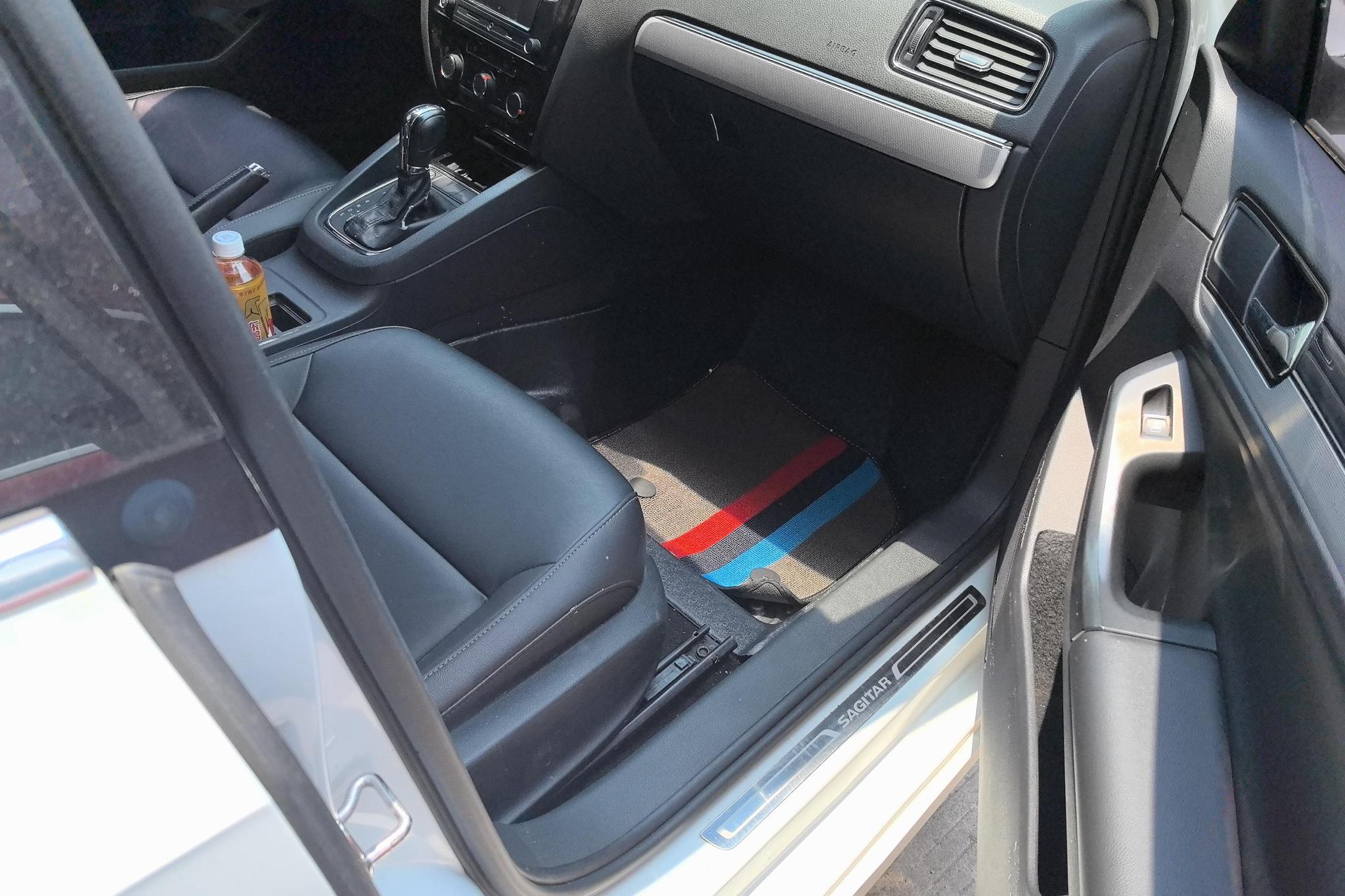 Volkswagen Sagitar 2018 1.6L AT Comfort
