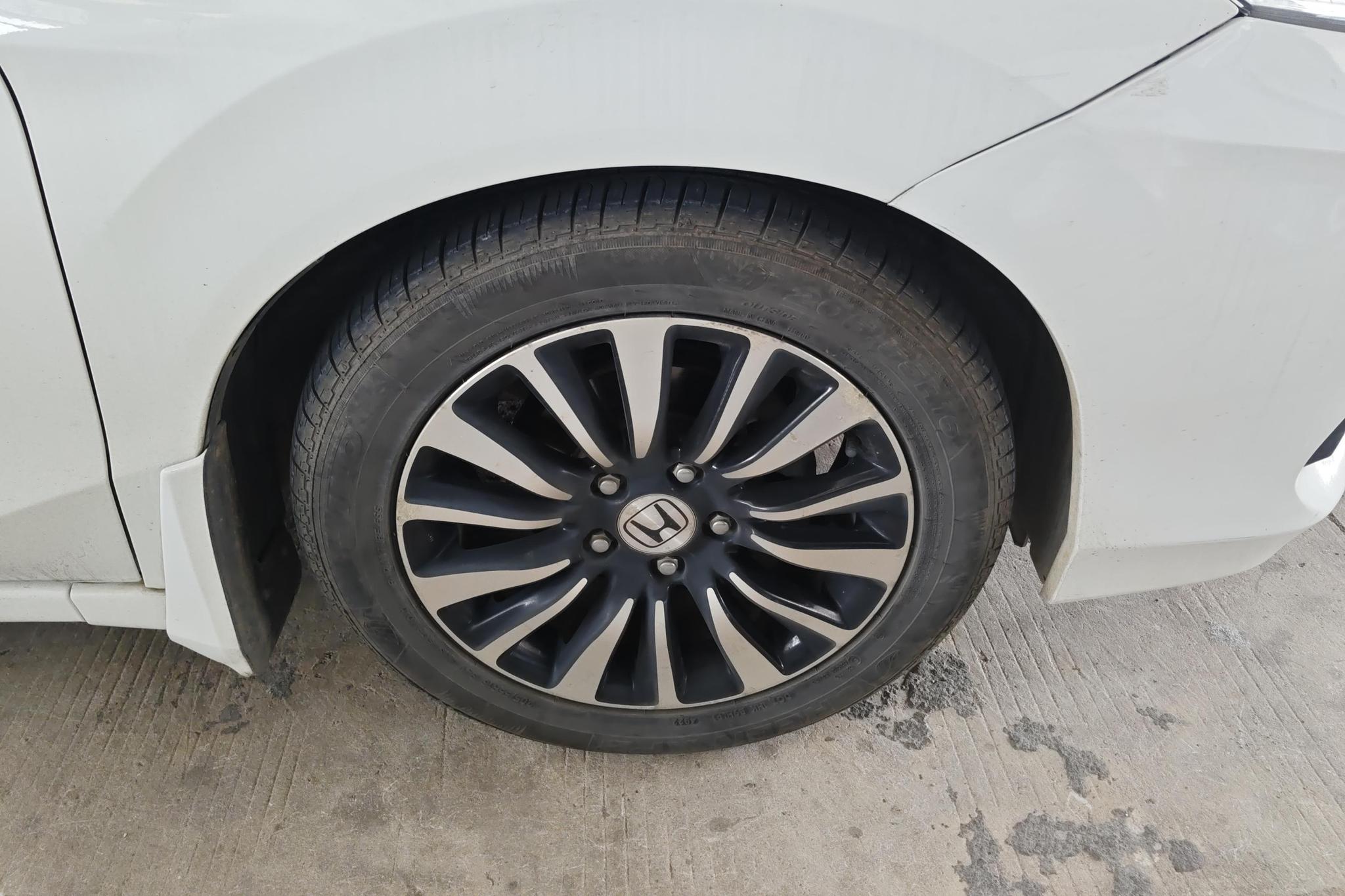 Honda Crider 2015 1.8L AT Luxury