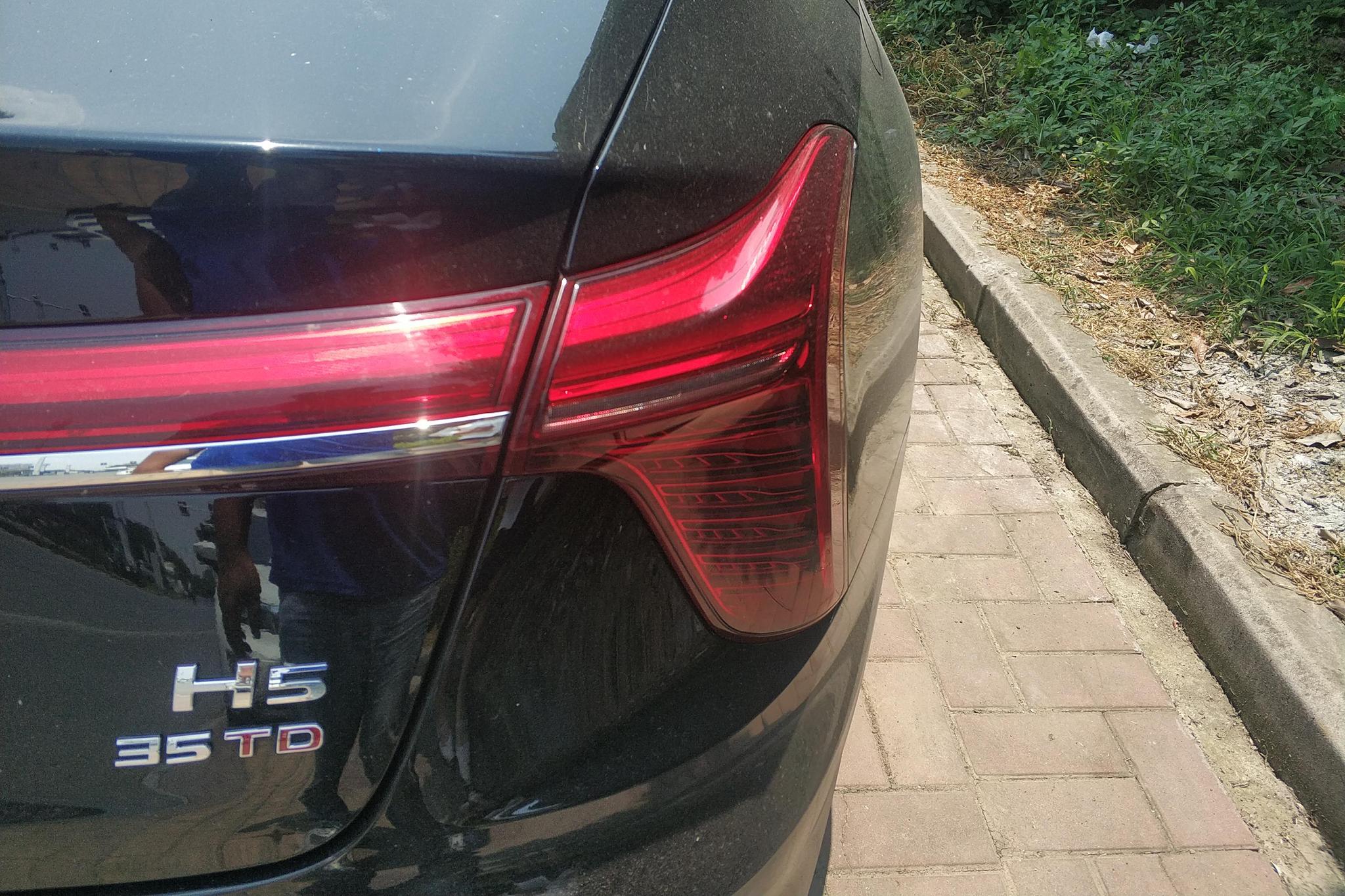 Hongqi H5 2025 1.5T DCT