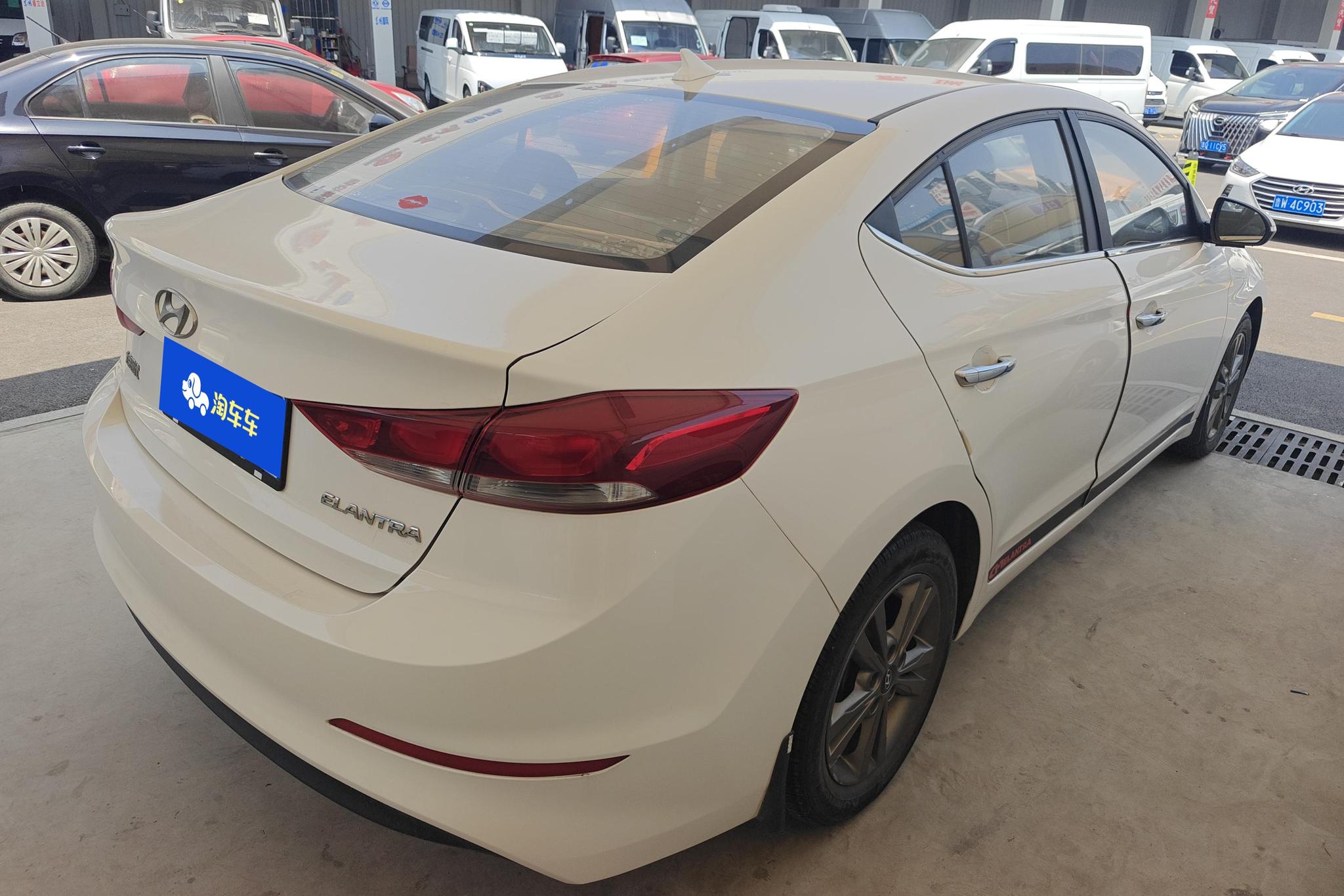 Hyundai Elantra 2016 1.6L MT