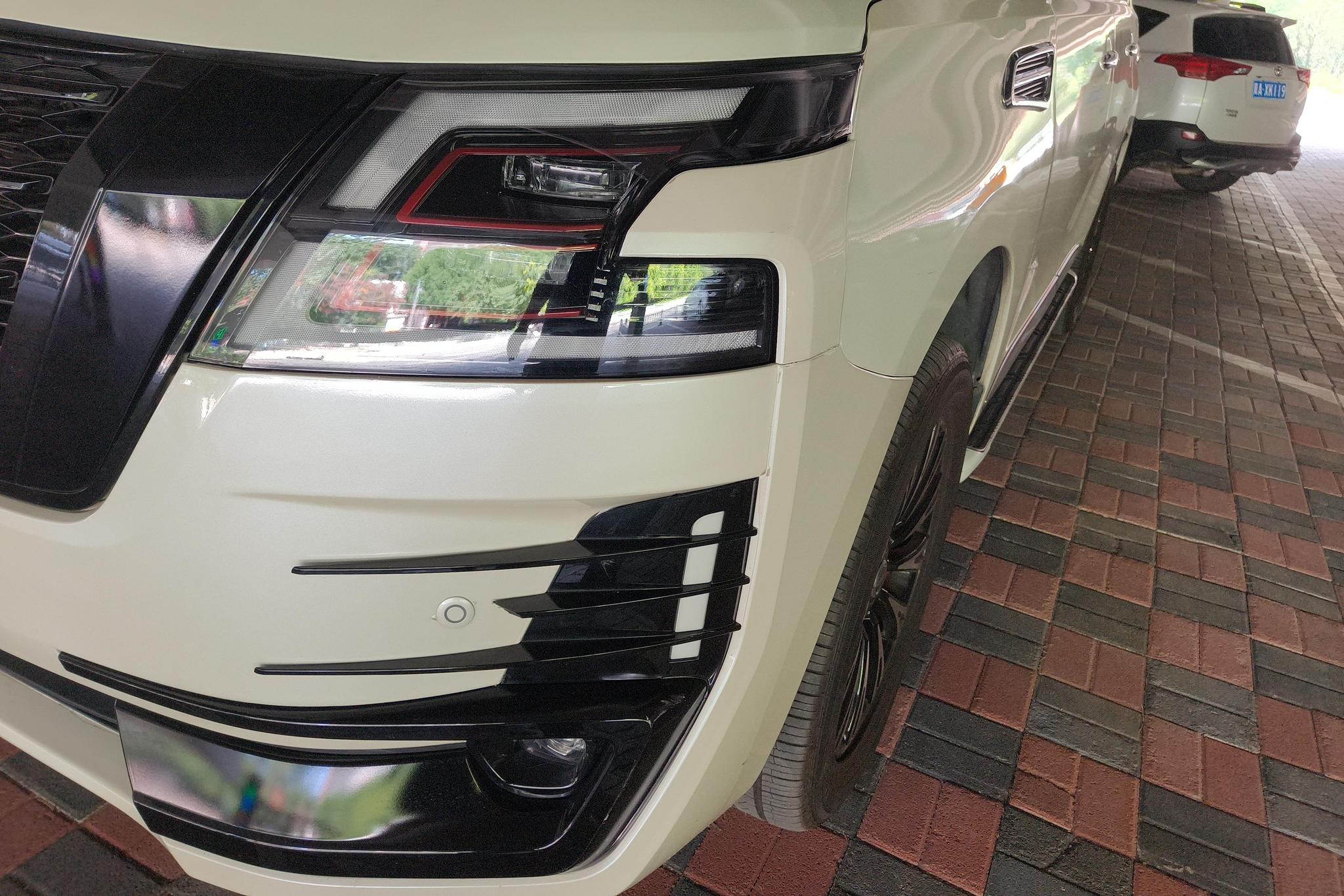 Nissan Patrol 2017 4.0L AT 7 мест