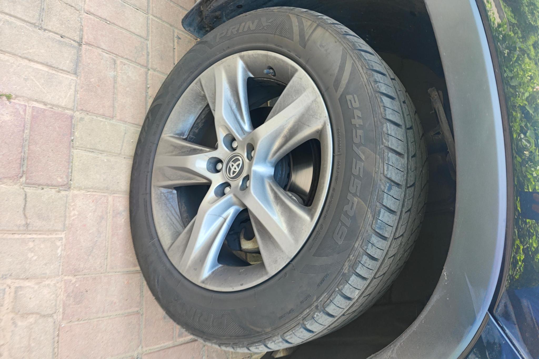 Toyota Highlander 2018 2.0T Luxury 7 мест V