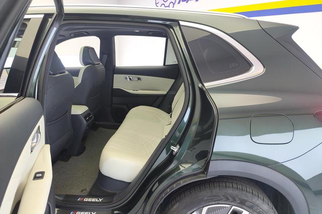 Geely Galaxy Starship 7 EM-i 2025 — фото 16