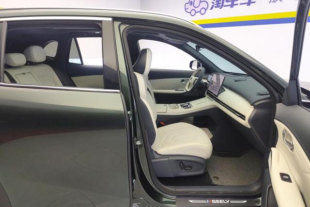 Geely Galaxy Starship 7 EM-i 2025 — фото 15