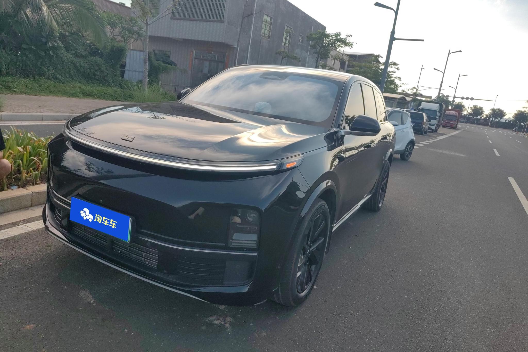 Li Auto L8