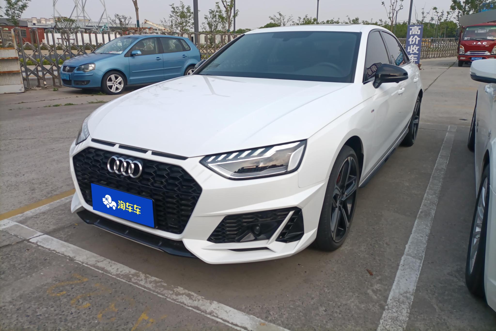 Audi A4L 2023 Белый из Китая, фото 2
