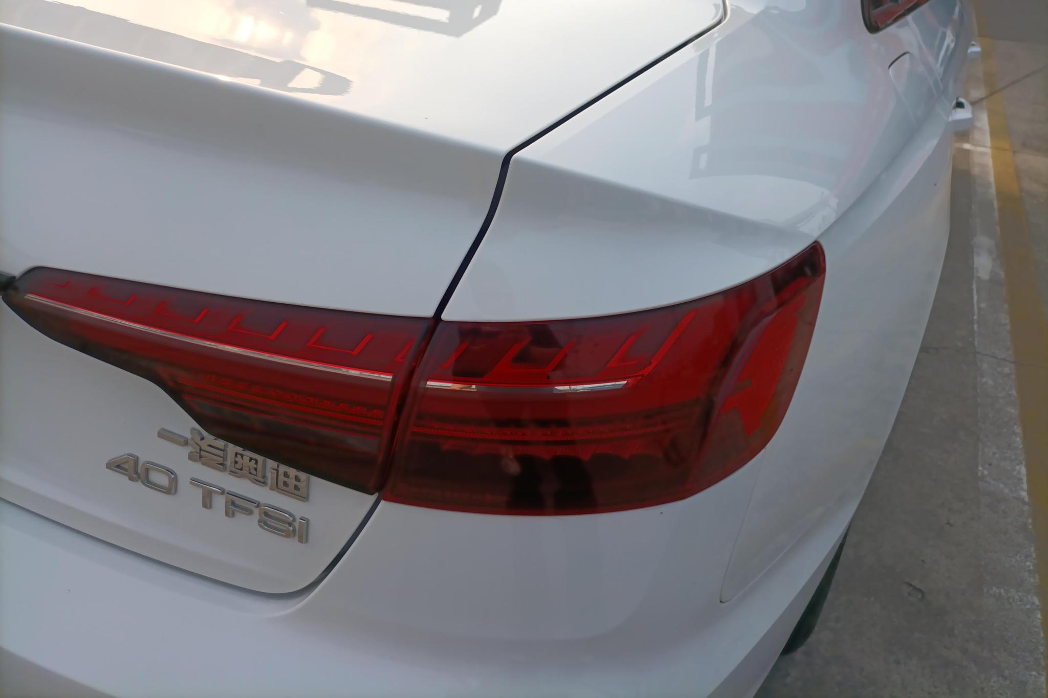 Audi A4L 2023 Белый из Китая, фото 3