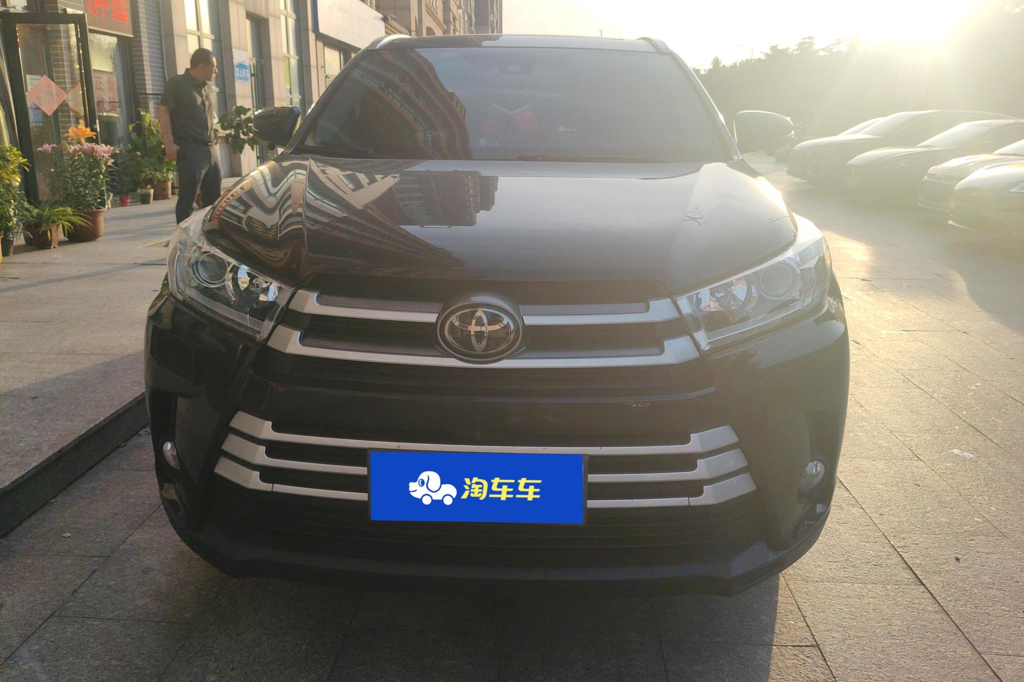 Toyota Highlander 2018 2.0T Luxury 7 мест VI
