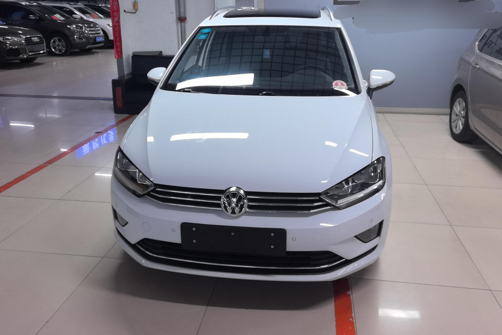 Volkswagen Golf · 2016 230TSI MT