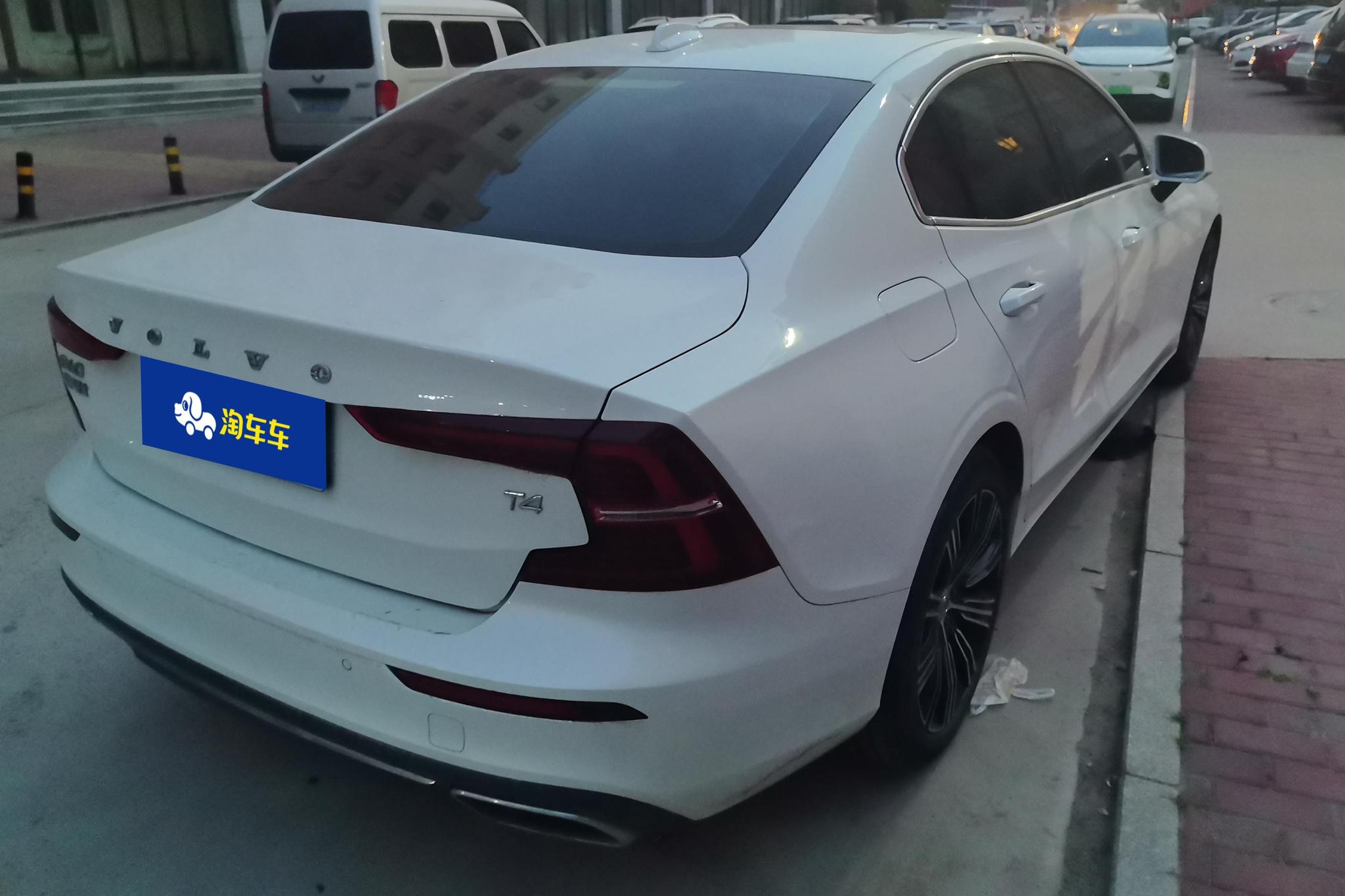 Volvo S60 2021 T4 Luxury