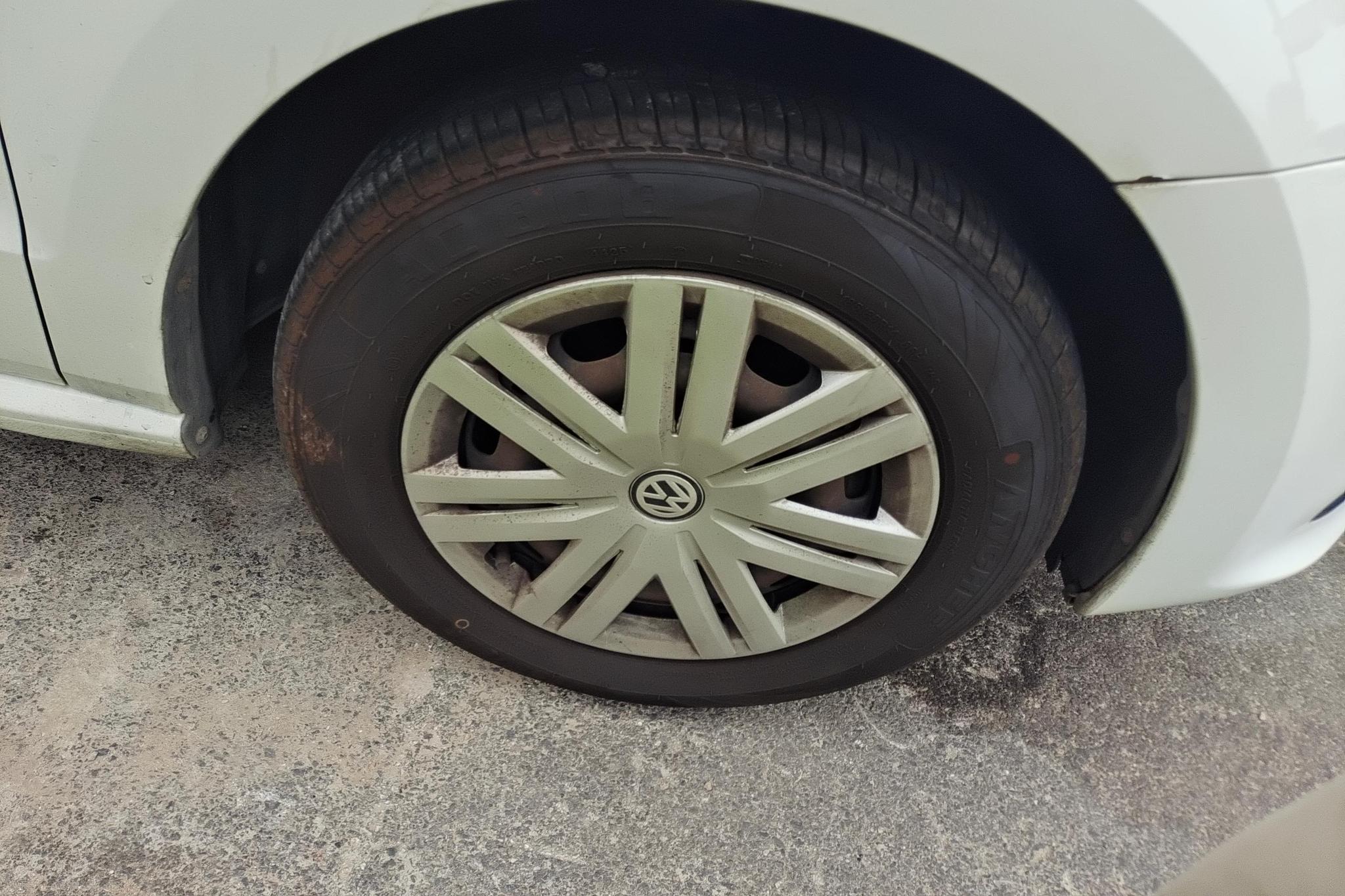 Volkswagen Polo 2014 1.4L MT