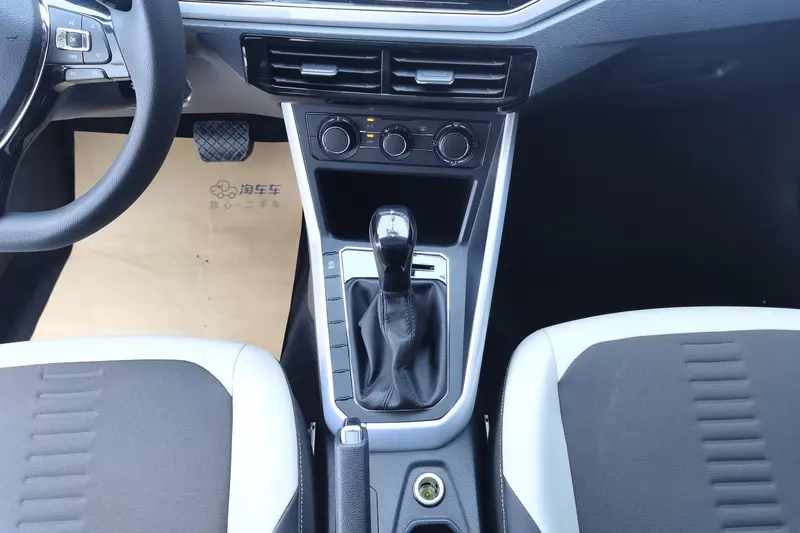 Volkswagen Polo Plus 1.5 L ATTech — фото 11