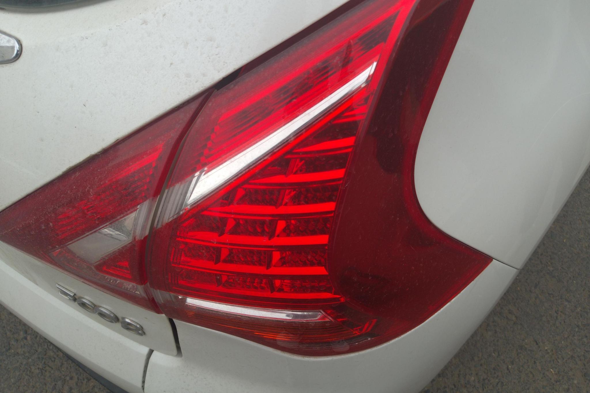 Peugeot 3008 2015 2.0L AT