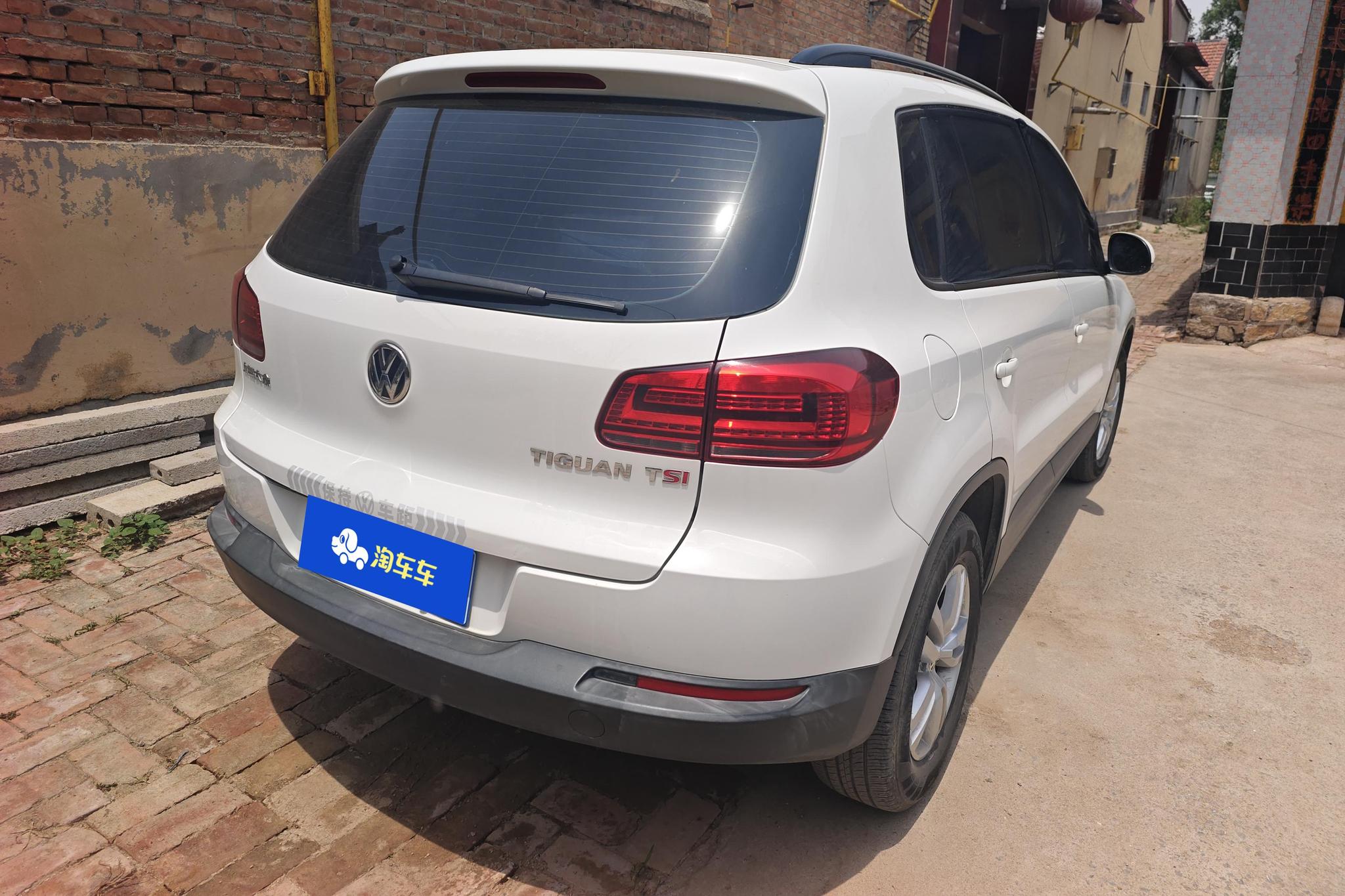 Volkswagen Tiguan 2015 1.8TSI AT