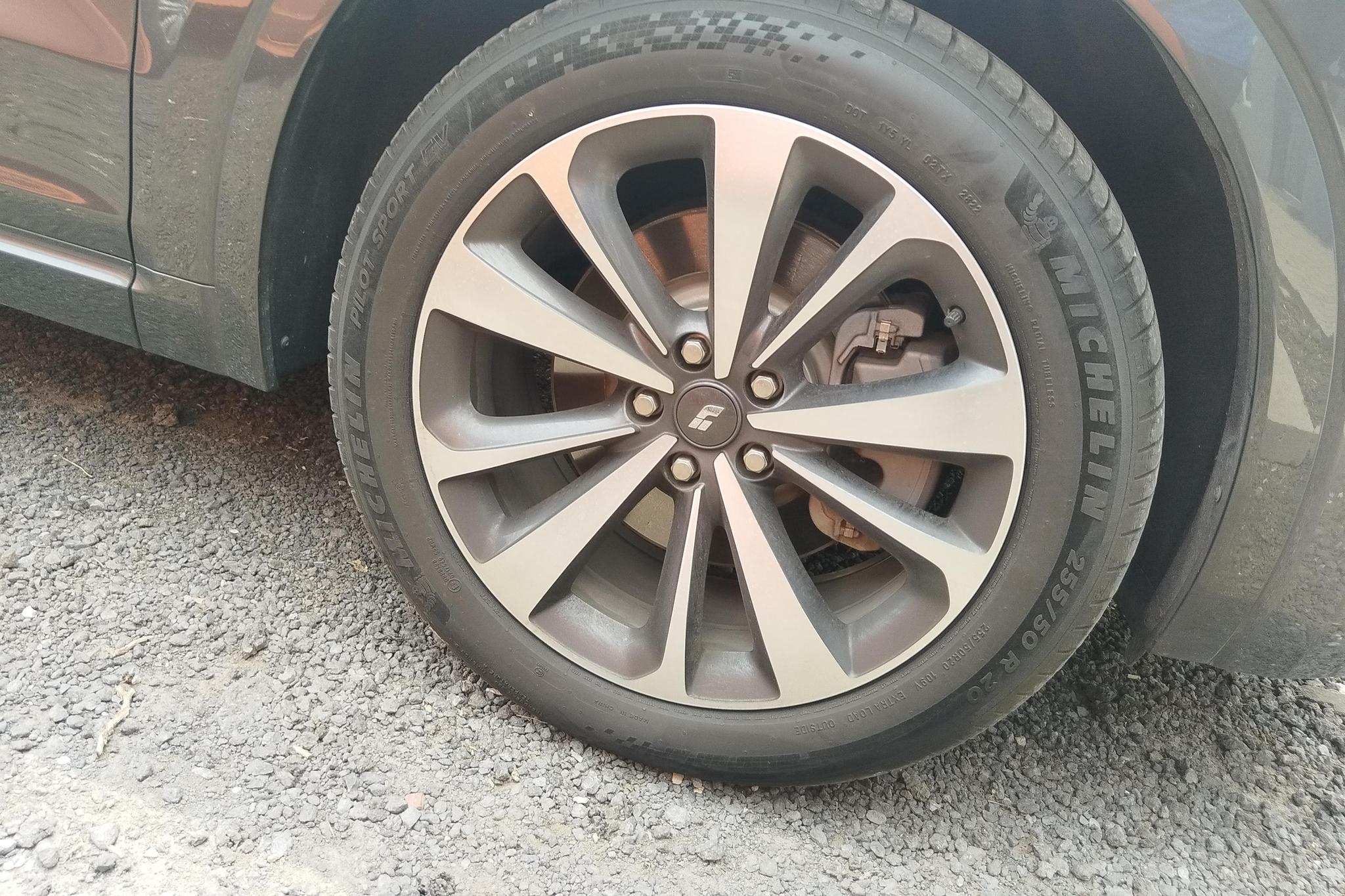 Li Auto ONE 2021 6 мест