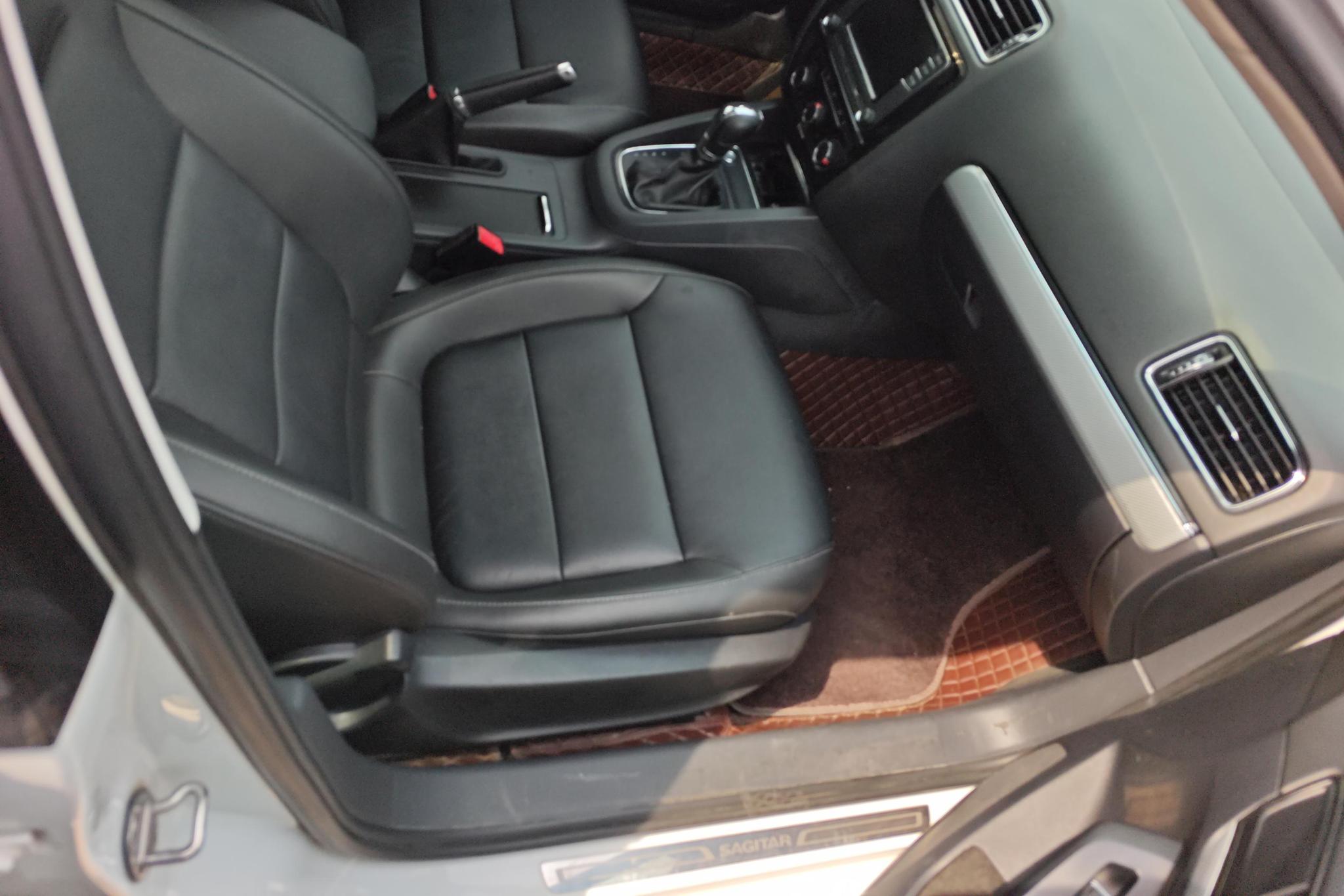 Volkswagen Sagitar 2017 1.6L AT Comfort