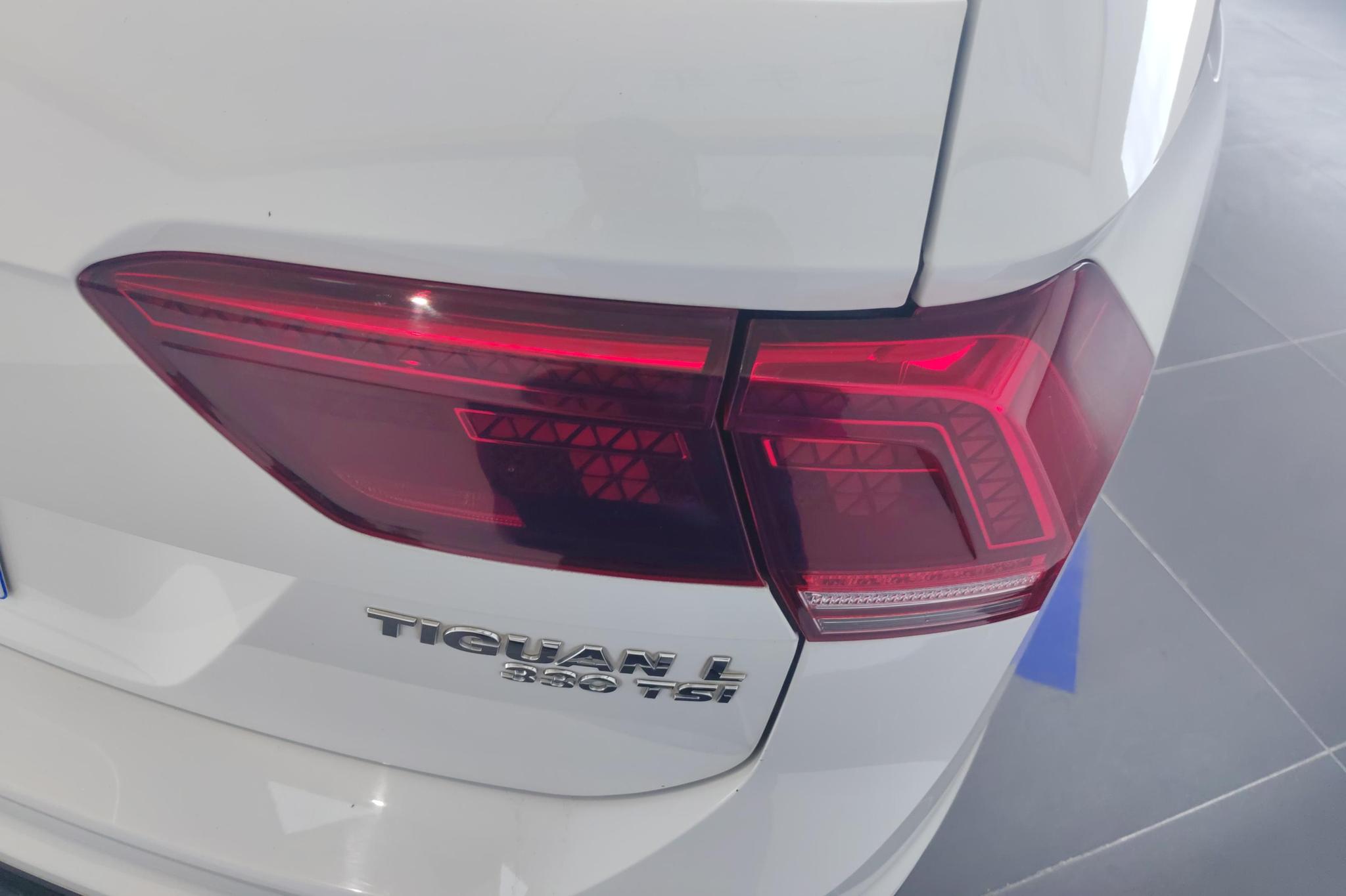 Volkswagen Tiguan L L 2017 330TSI AT Flagship