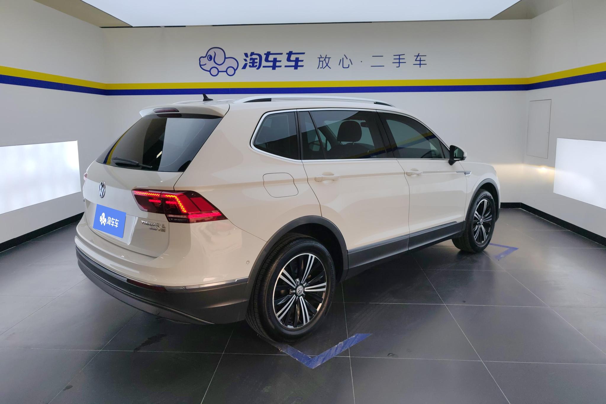 Volkswagen Tiguan L L 2017 330TSI AT Flagship