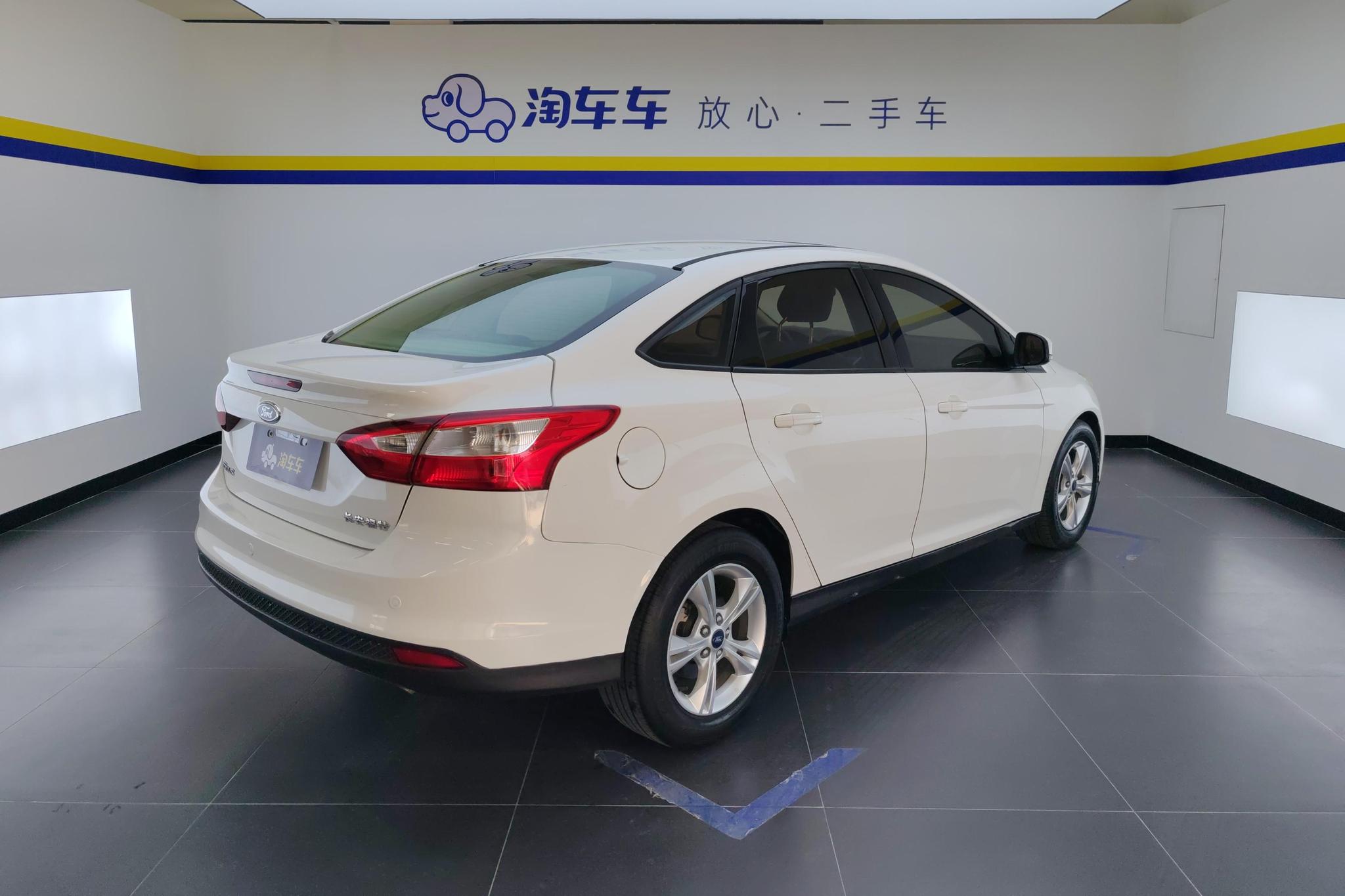Ford Focus 2012 1.6L AT