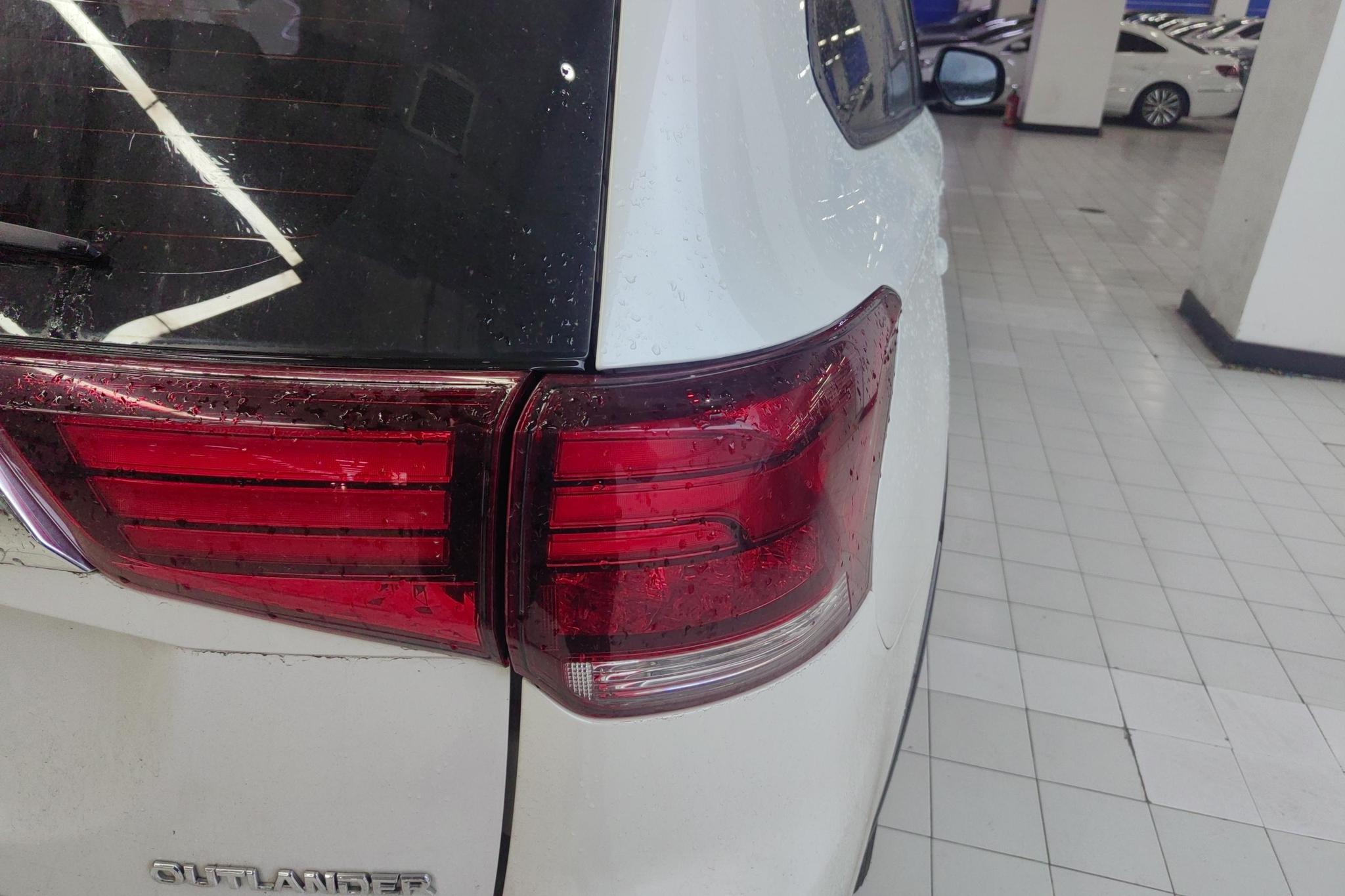 Mitsubishi Outlander 2018 2.0L 5 мест