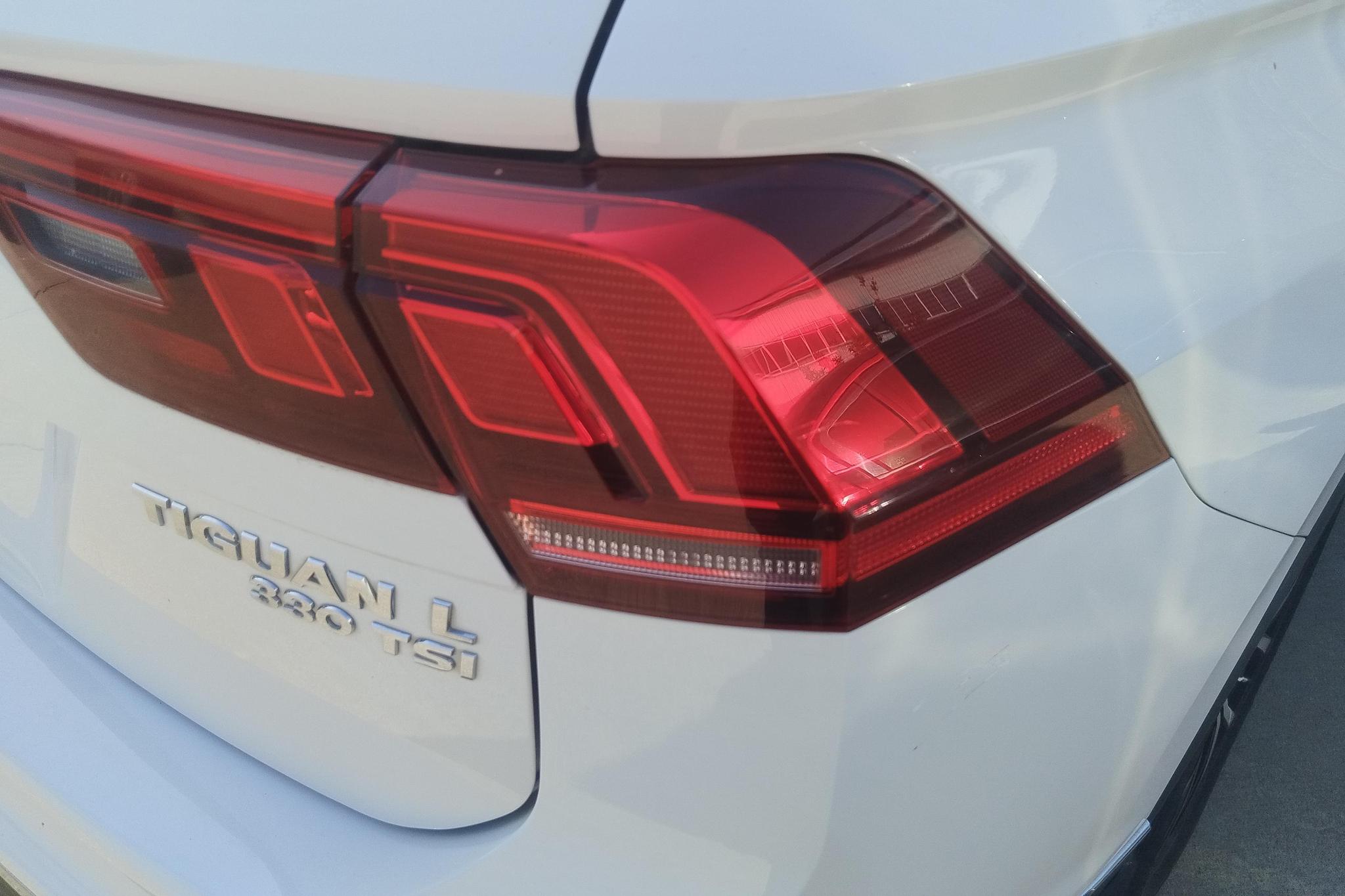 Volkswagen Tiguan L L 2018 330TSI AT Luxury