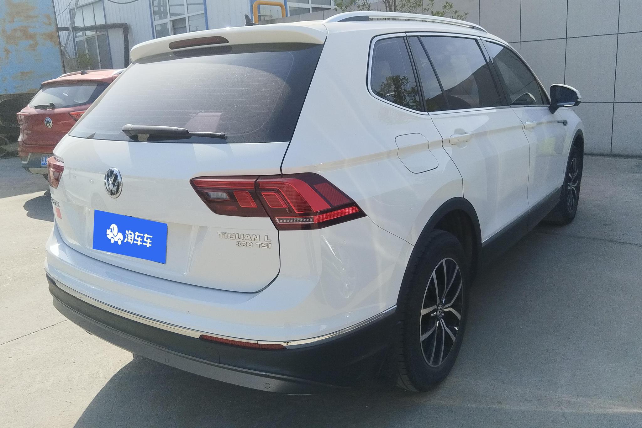 Volkswagen Tiguan L L 2018 330TSI AT Luxury
