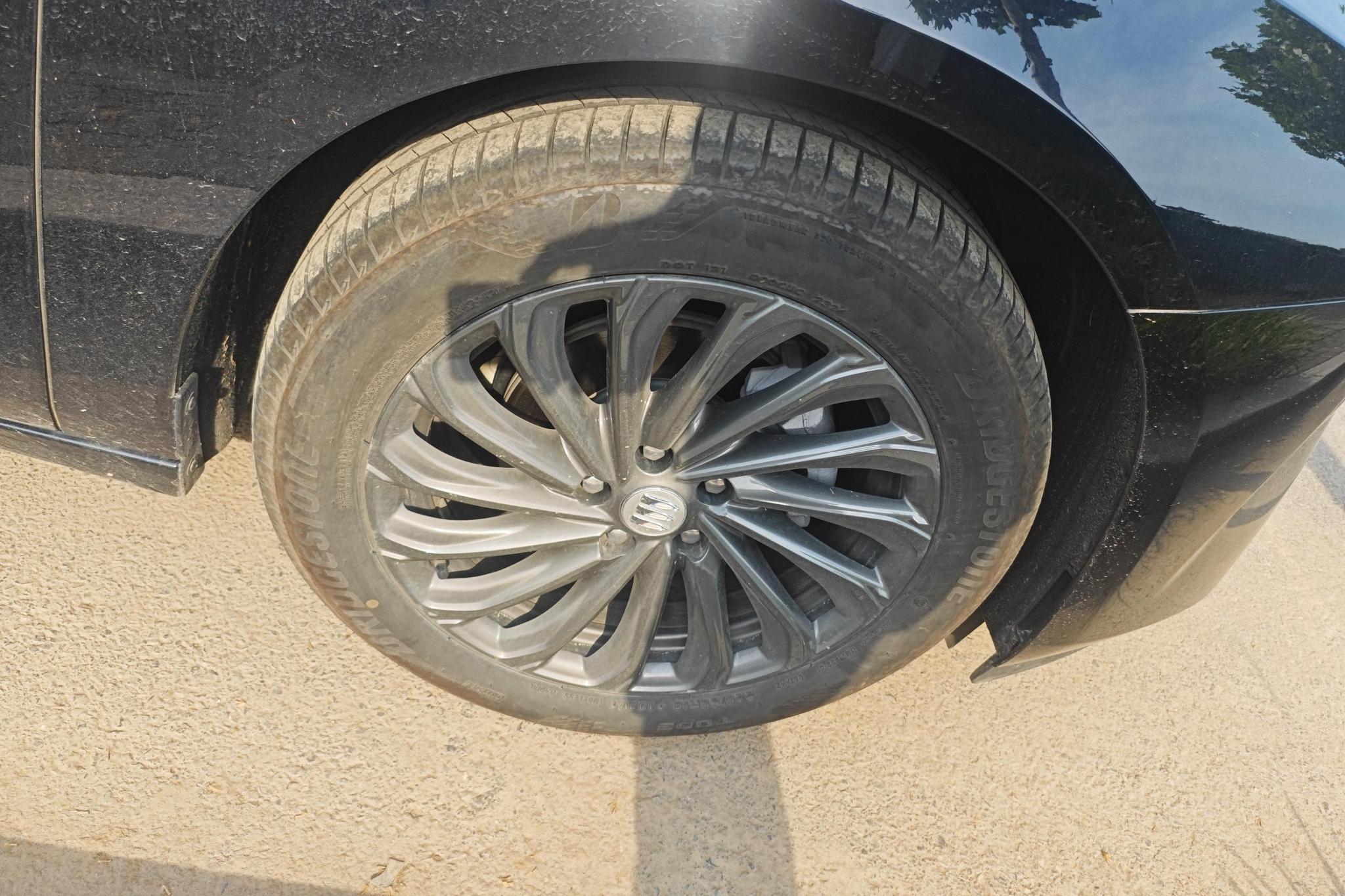 Buick LaCrosse 2025 28T Platinum