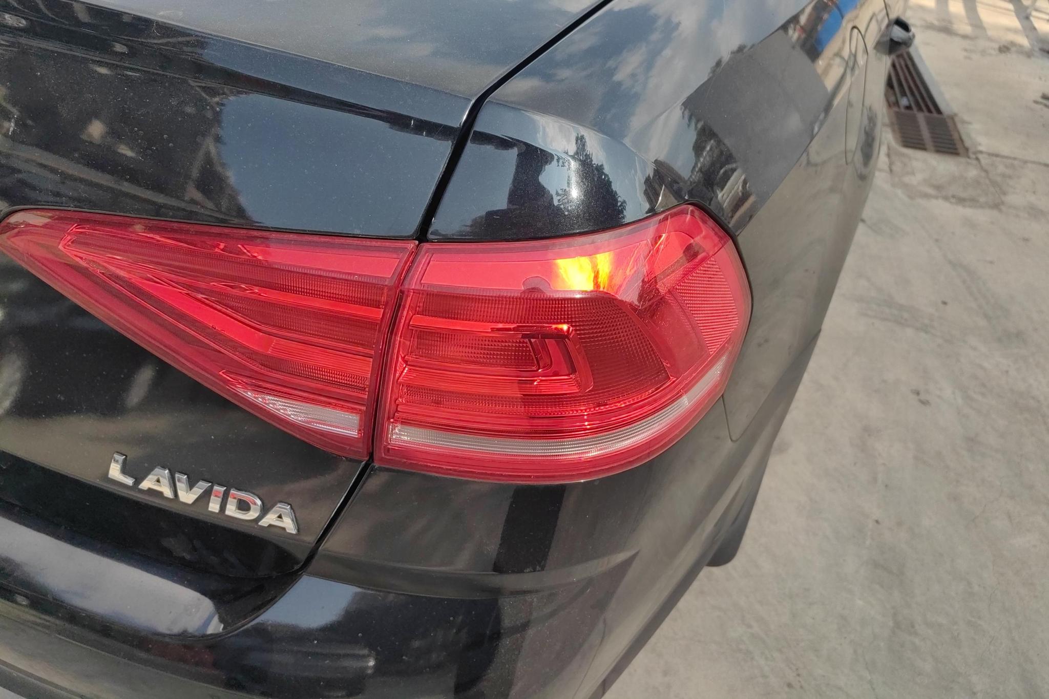 Volkswagen Lavida 2017 1.6L AT