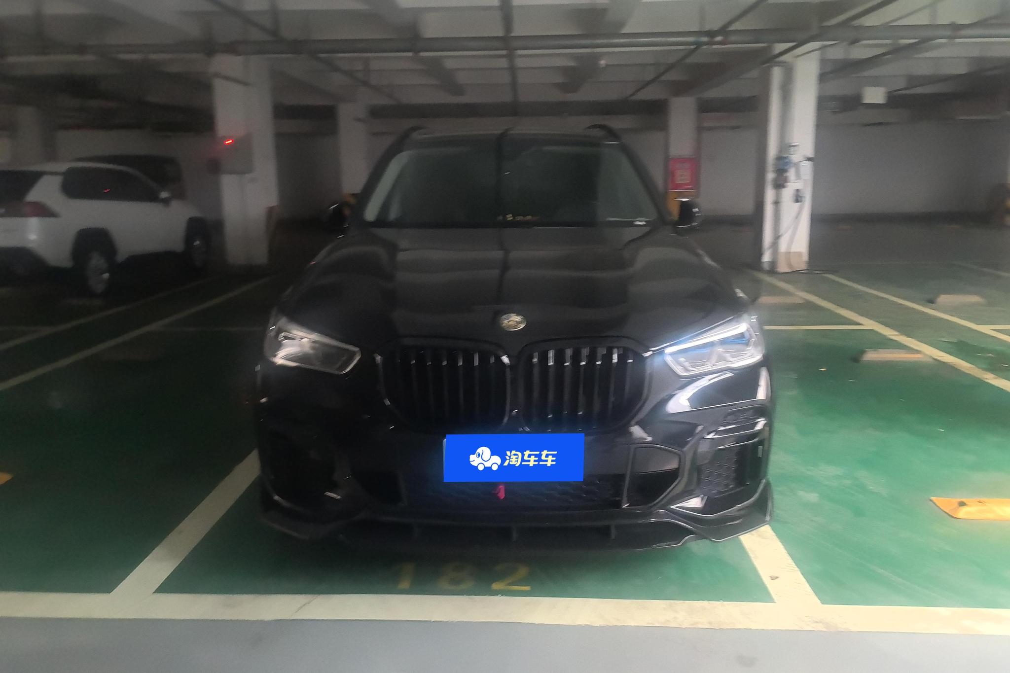 BMW X5 2022 xDrive 30Li Premium M Sport