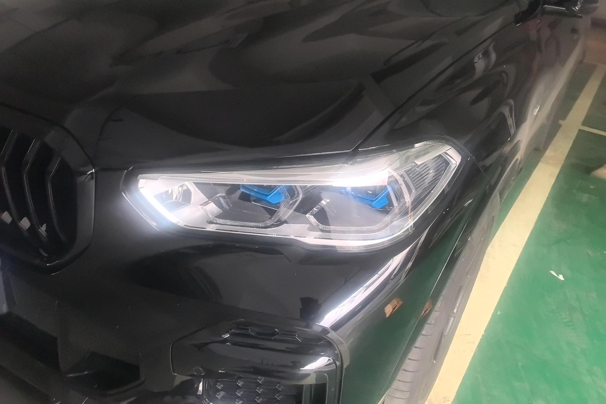 BMW X5 2022 xDrive 30Li Premium M Sport