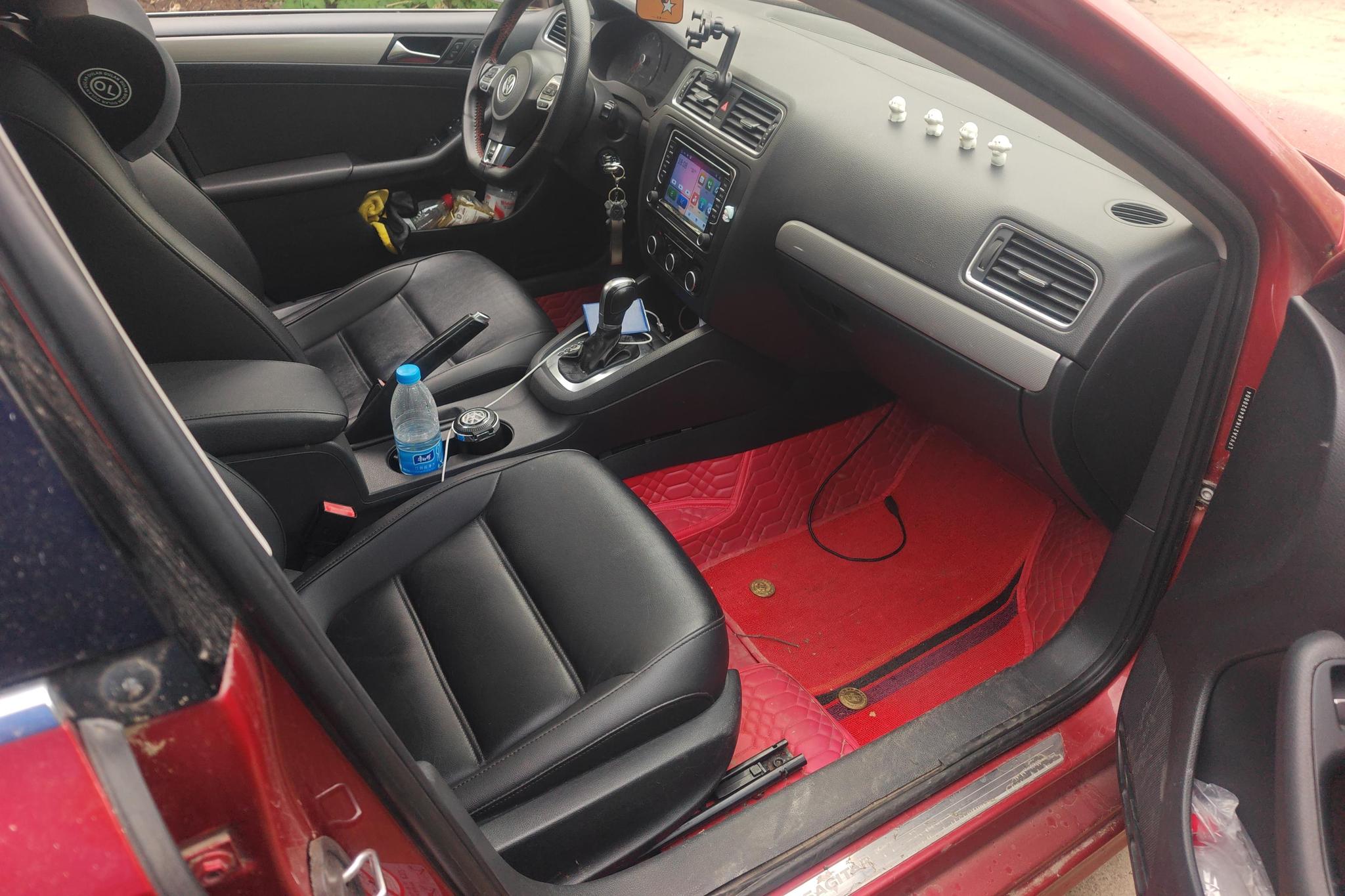 Volkswagen Sagitar 2014 1.6L AT Comfort