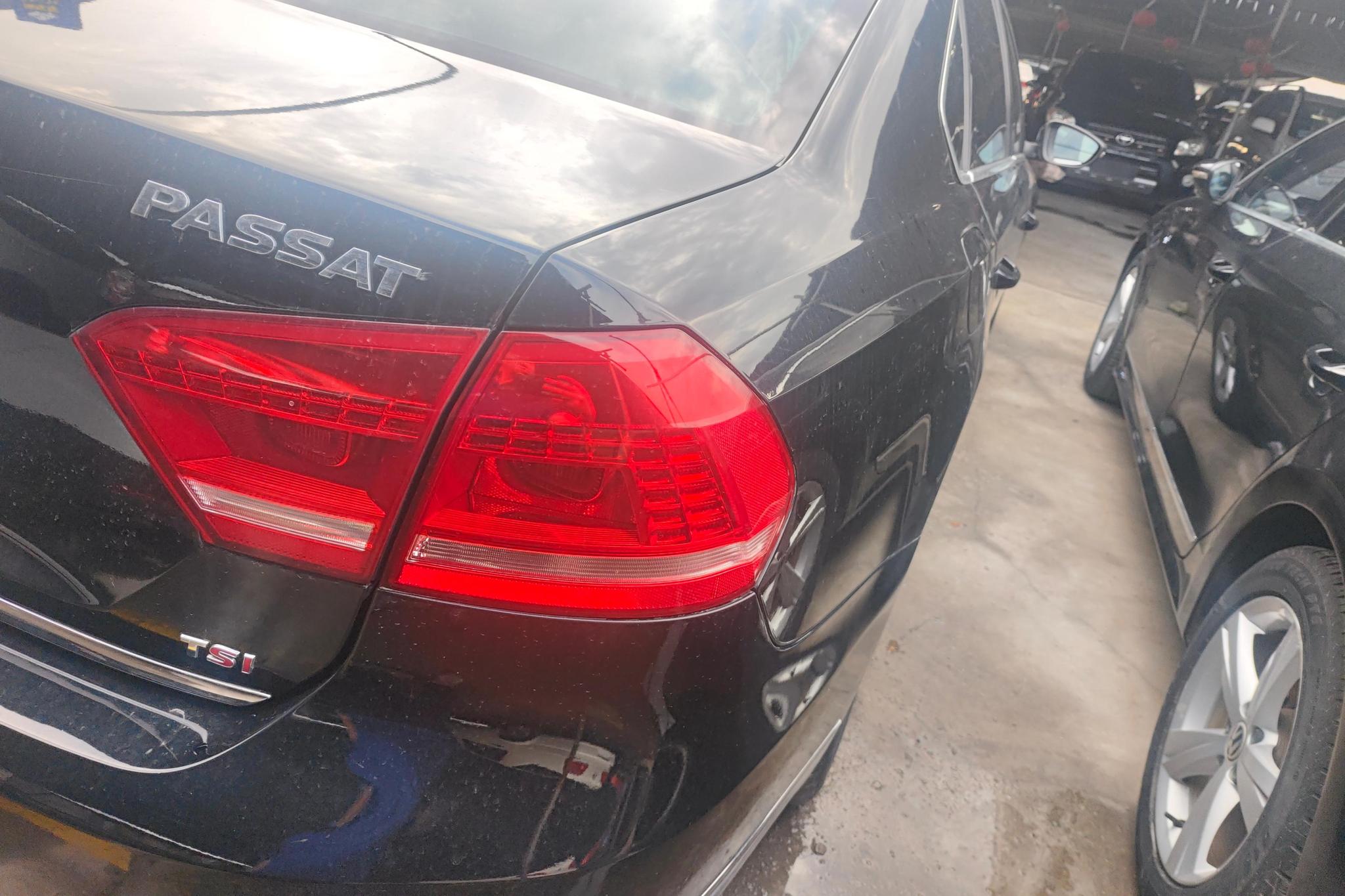 Volkswagen Passat 2011 1.8TSI AT