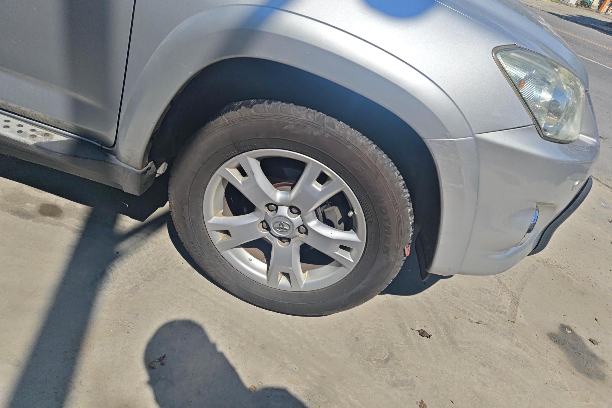 Toyota RAV4 2011 2.4L AT Luxury