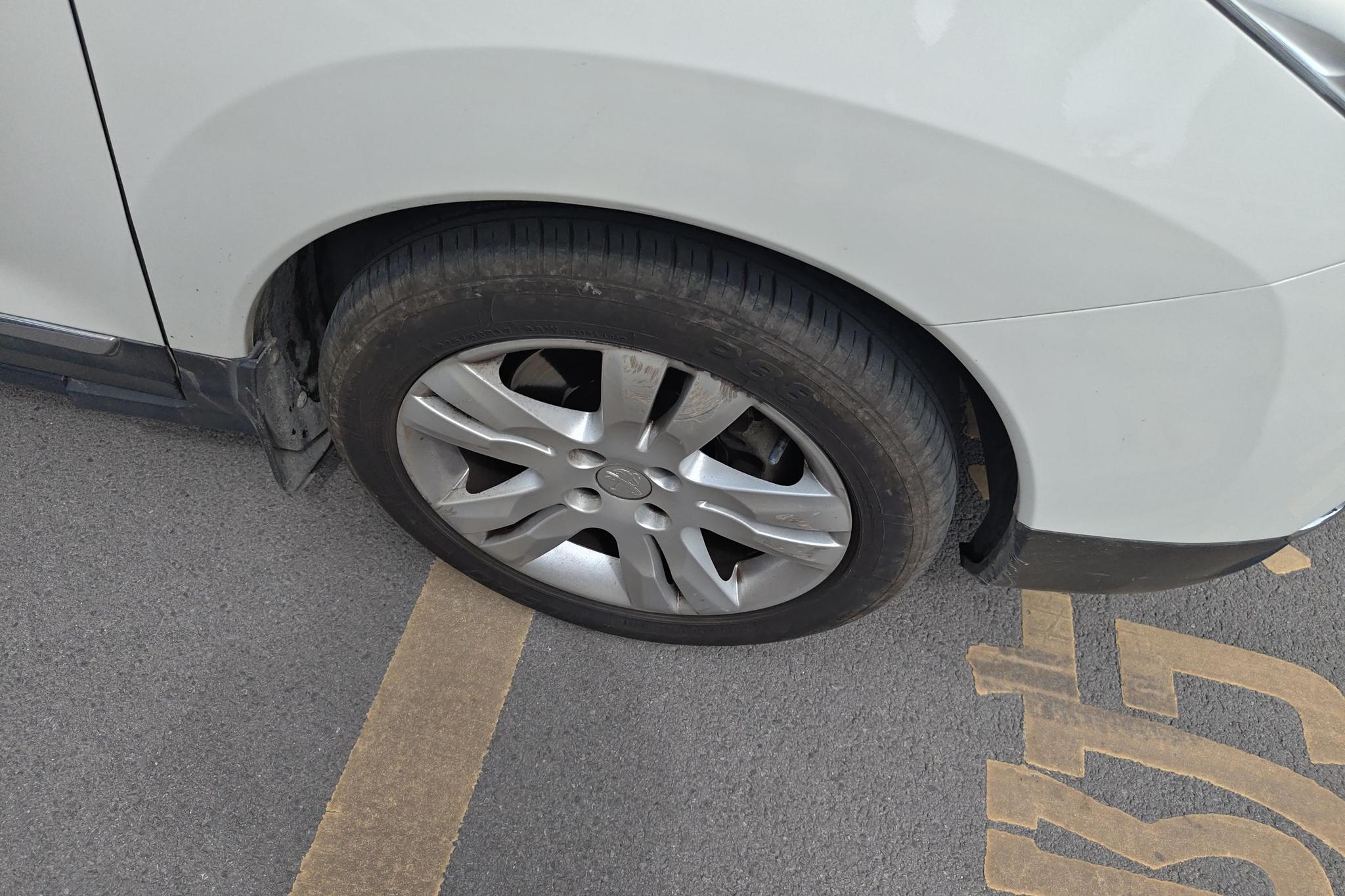 Peugeot 3008 2015 2.0L AT