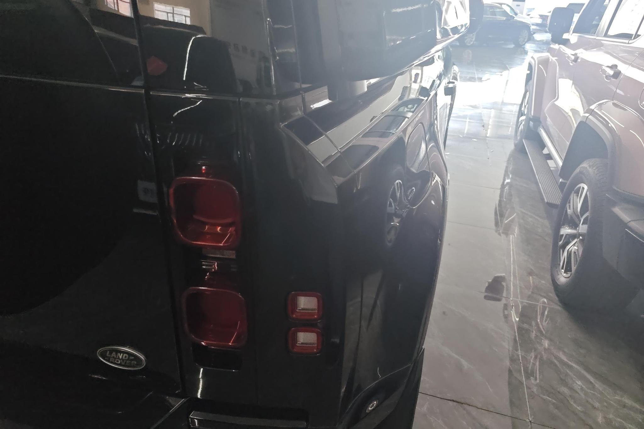 Land Rover Defender 2023 90 3.0T P400 XS