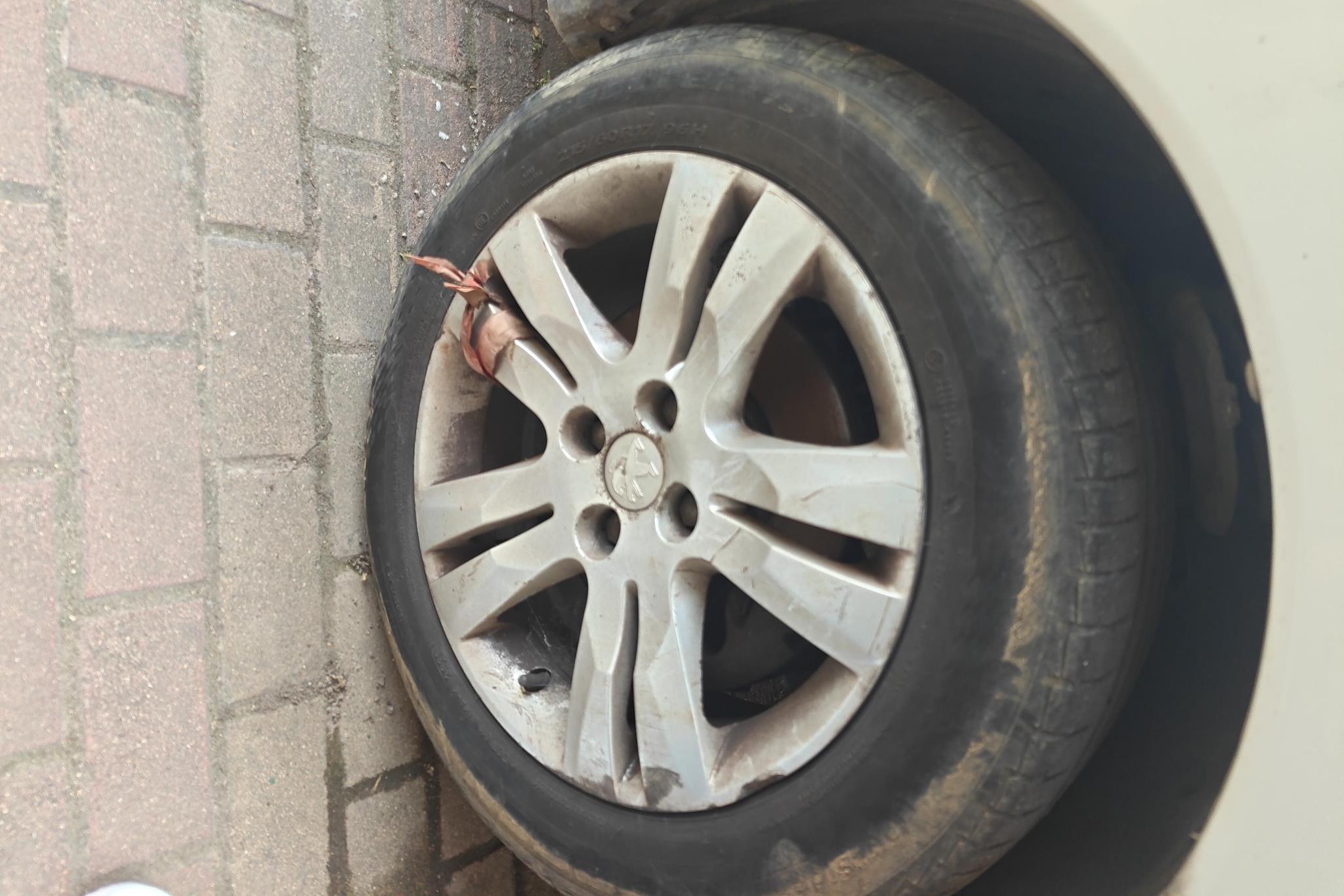 Peugeot 3008 2013 2.0L MT