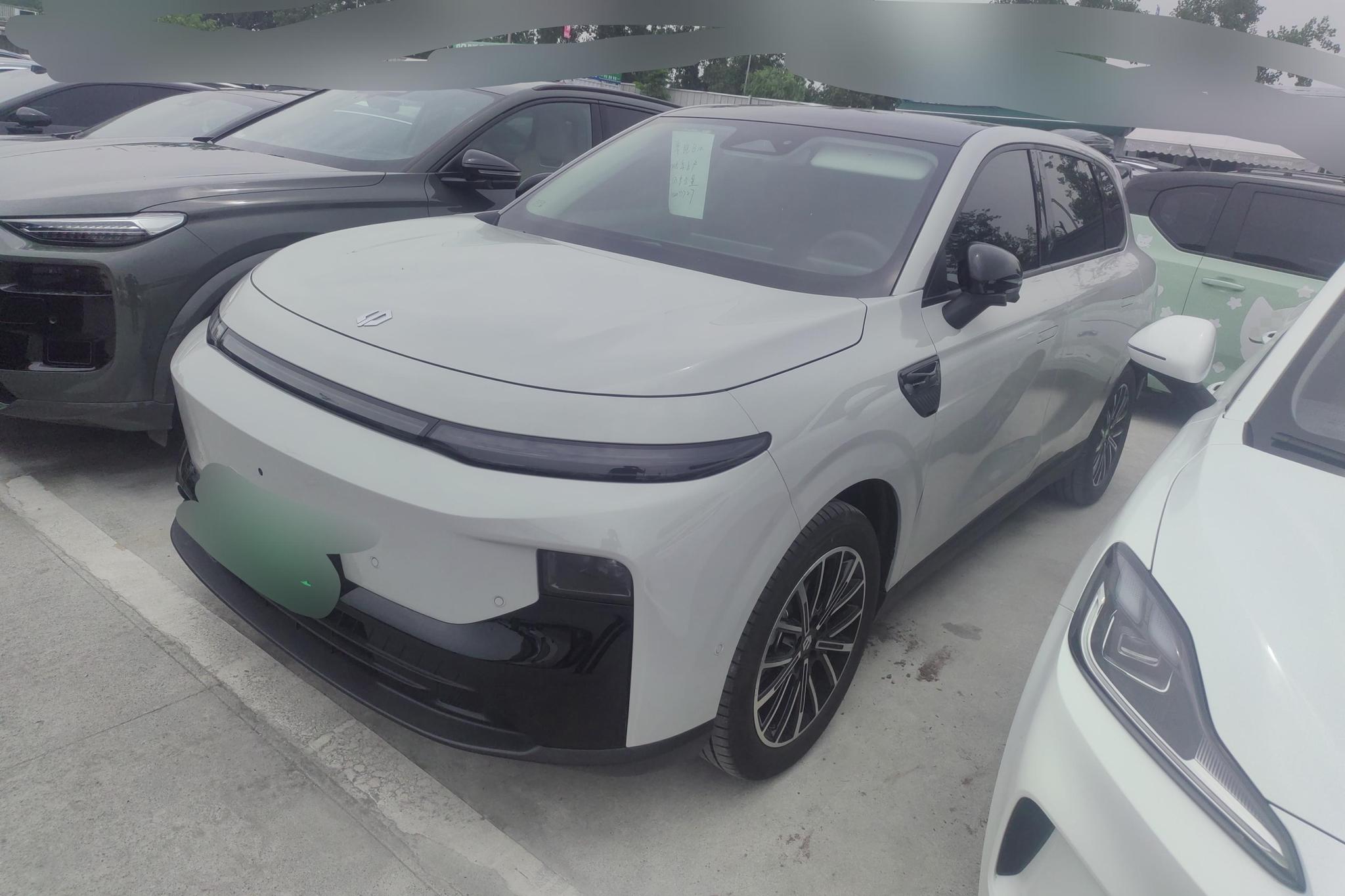 Leapmotor B10