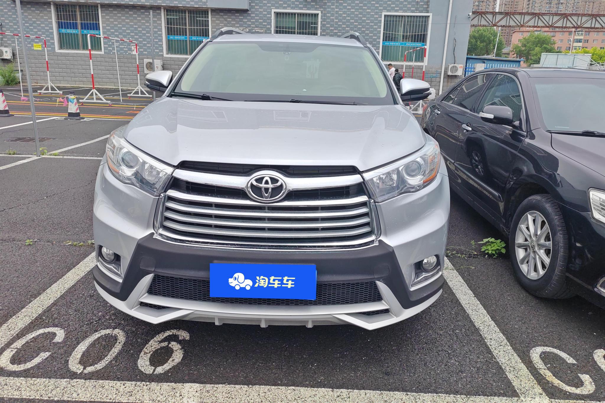 Toyota Highlander 2017 2.0T Elite 7 мест
